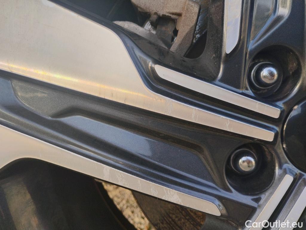  KIA  Sorento KIA  / 2020 / 5P / todoterreno 1.6 T-GDi HEV Emotion 4x2 7pl (P.Luxury) #24