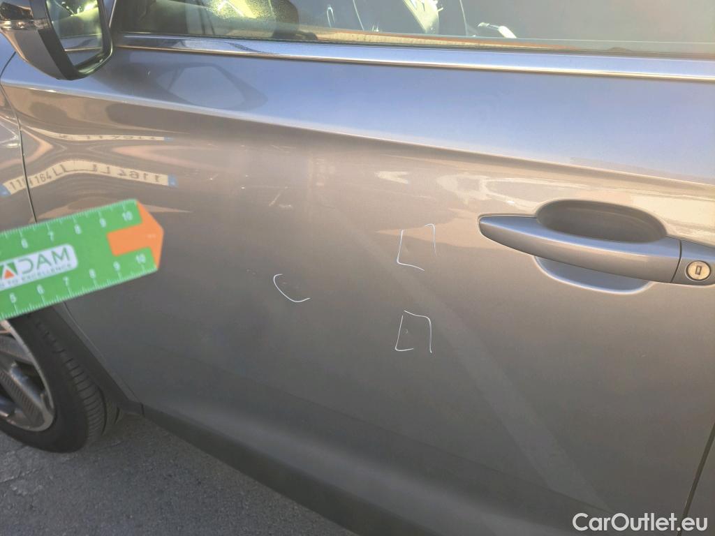  DS  DS7 DS DS 7 Crossback / 2017 / 5P / todoterreno BlueHDi DE 96kW (130CV) Auto.BE CHIC (AC) #3