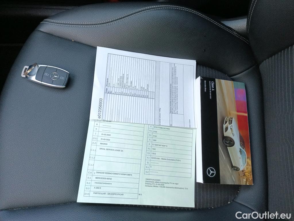  Mercedes  A-Klasse MERCEDES-BENZ Clase A / 2018 / 5P / berlina con portón A 250 e #1