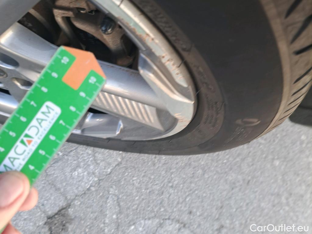  DS  DS7 DS DS 7 Crossback / 2017 / 5P / todoterreno BlueHDi DE 96kW (130CV) Auto.BE CHIC (AC) #2