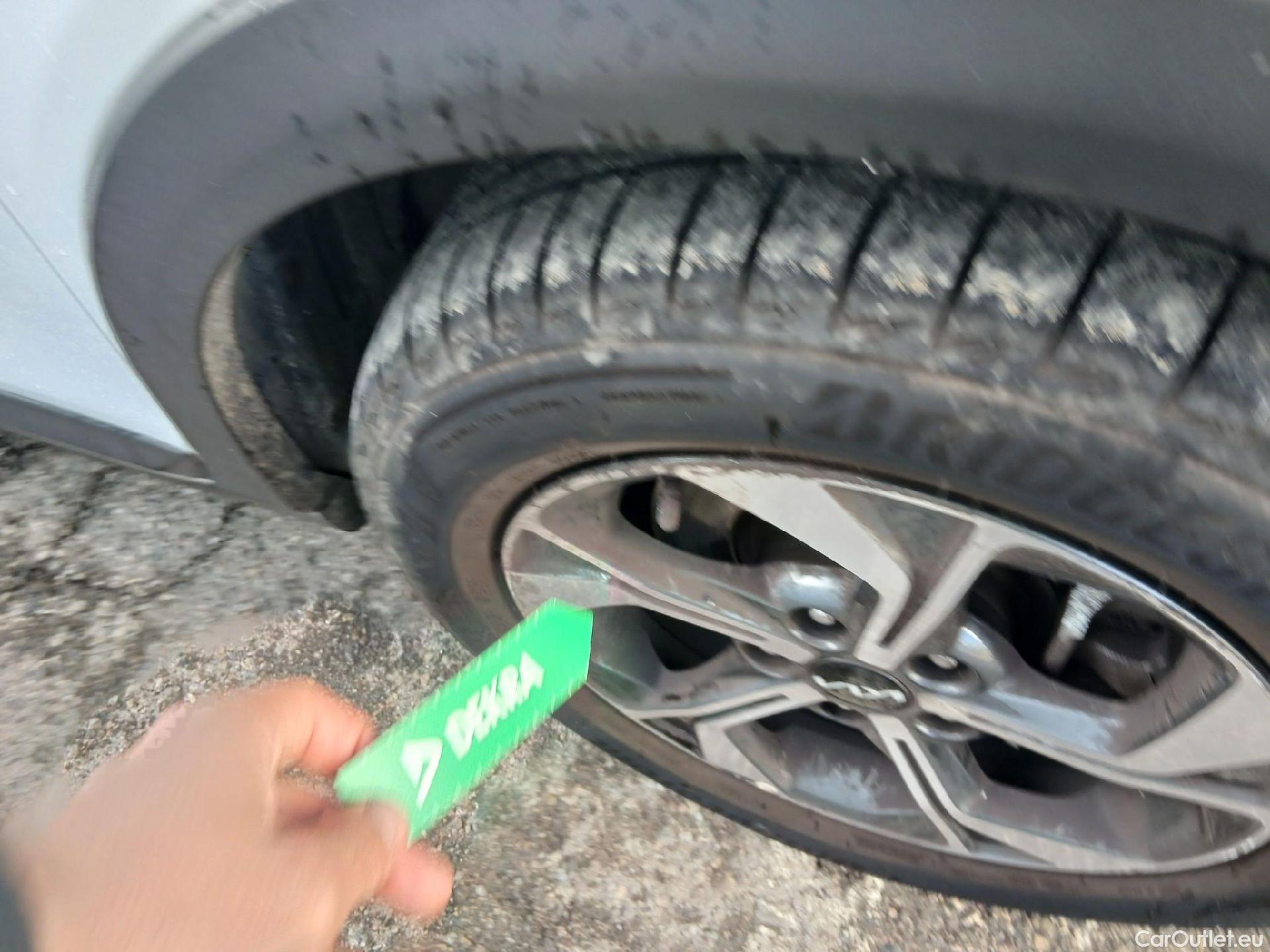  KIA  XCeed KIA  / 2019 / 5P / todoterreno 1.0 T-GDi Drive 88kW (120CV) #39