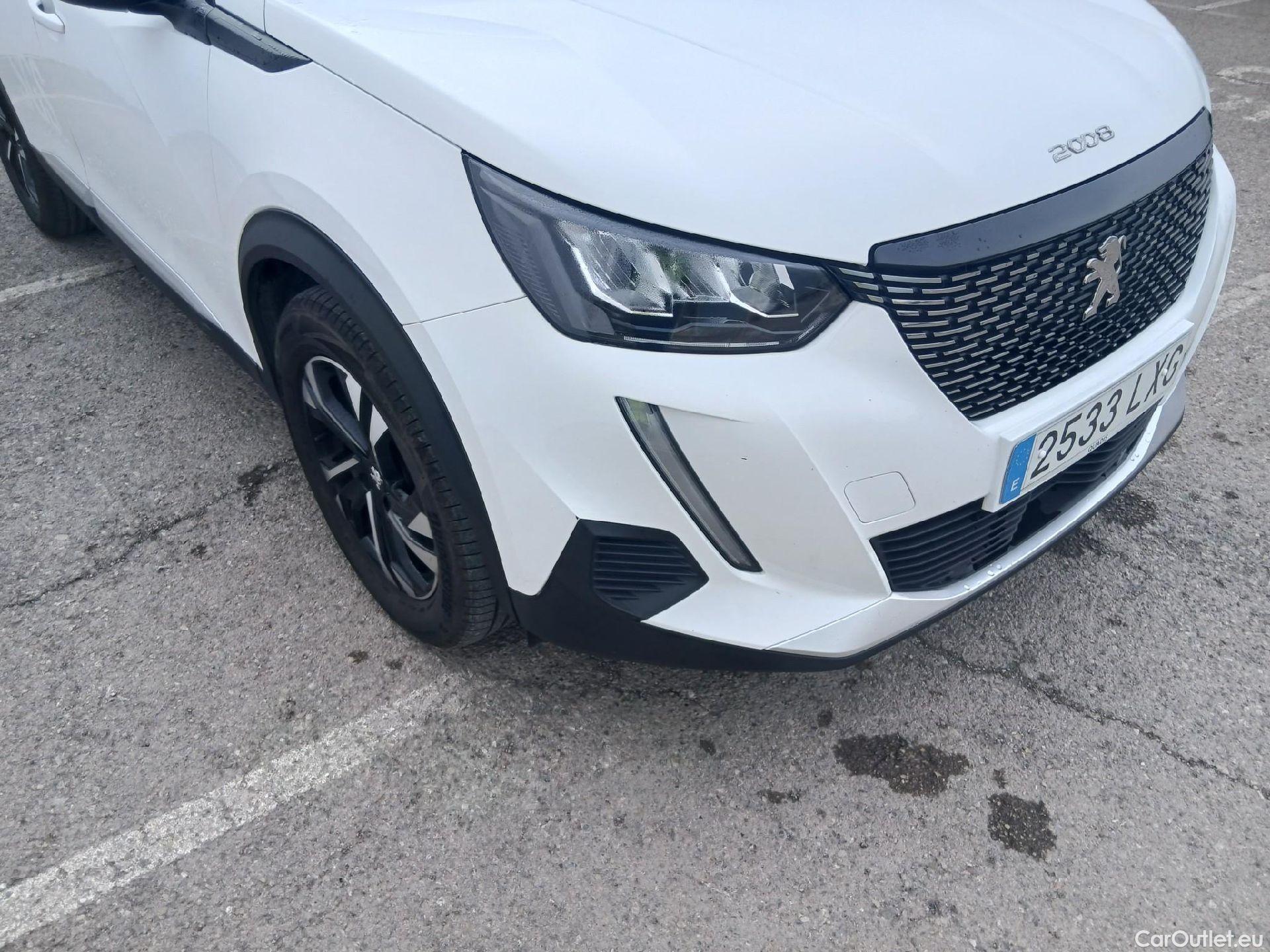  Peugeot  2008 PEUGEOT  / 2019 / 5P / todoterreno Allure BlueHDI 81kW (110CV) #2