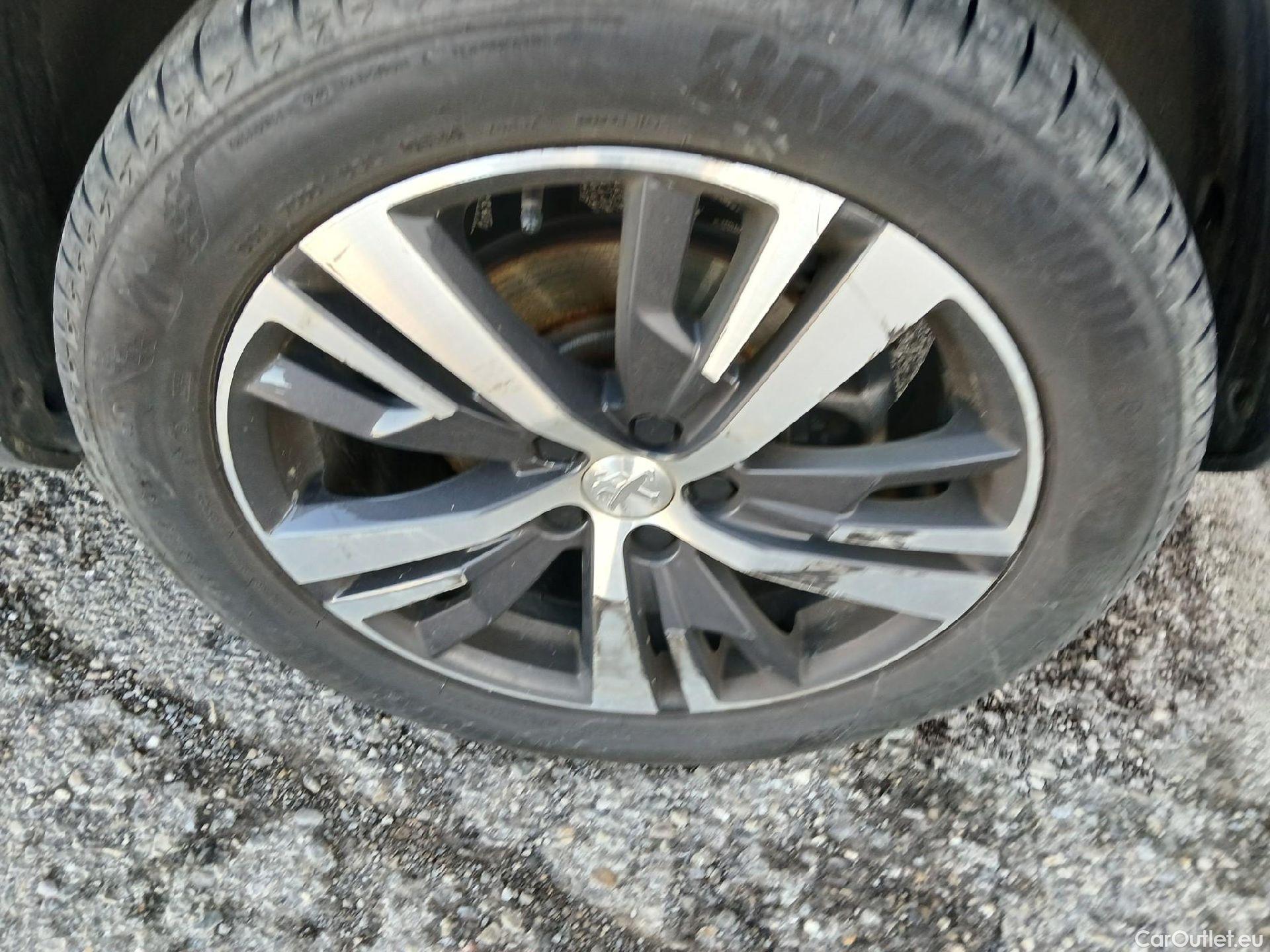  Peugeot  3008 PEUGEOT  / 2020 / 5P / todoterreno 1.5 BlueHDi 96kW S&S Allure Pack EAT8 #22