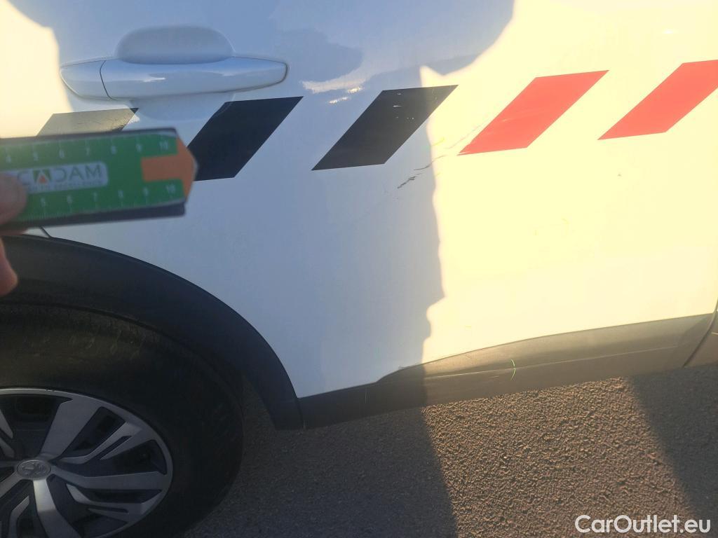  Peugeot  2008 PEUGEOT  / 2019 / 5P / todoterreno Active BlueHDI 81kW (110CV) #42