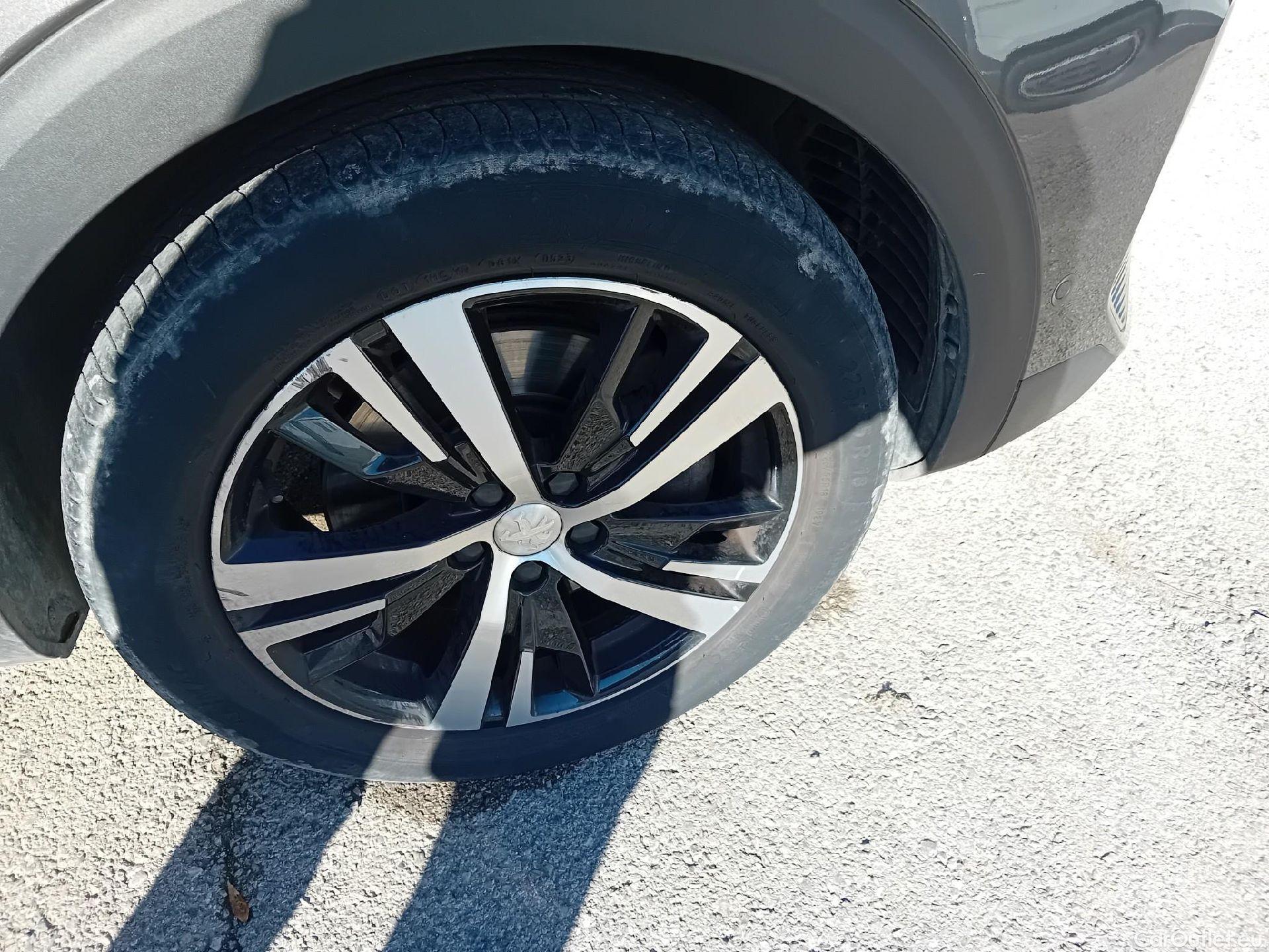  Peugeot  3008 PEUGEOT  Hybrid / 2020 / 5P / todoterreno 225 e-EAT8 GT #34