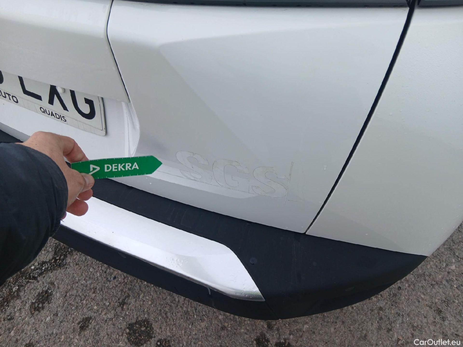  Peugeot  2008 PEUGEOT  / 2019 / 5P / todoterreno Allure BlueHDI 81kW (110CV) #11