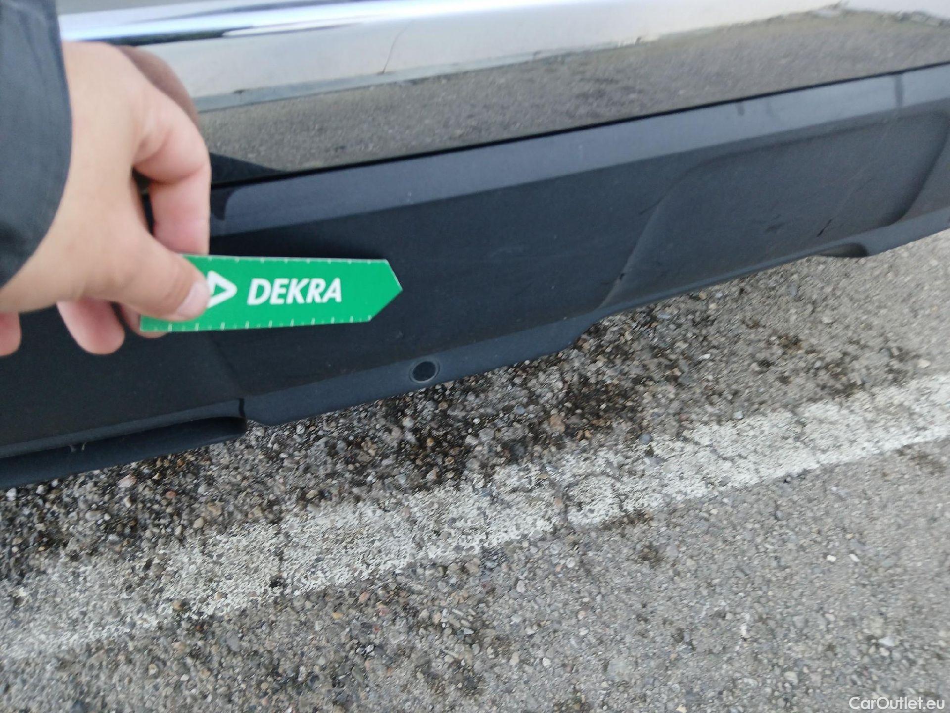  Peugeot  3008 PEUGEOT  / 2020 / 5P / todoterreno 1.5 BlueHDi 96kW S&S Allure Pack EAT8 #24