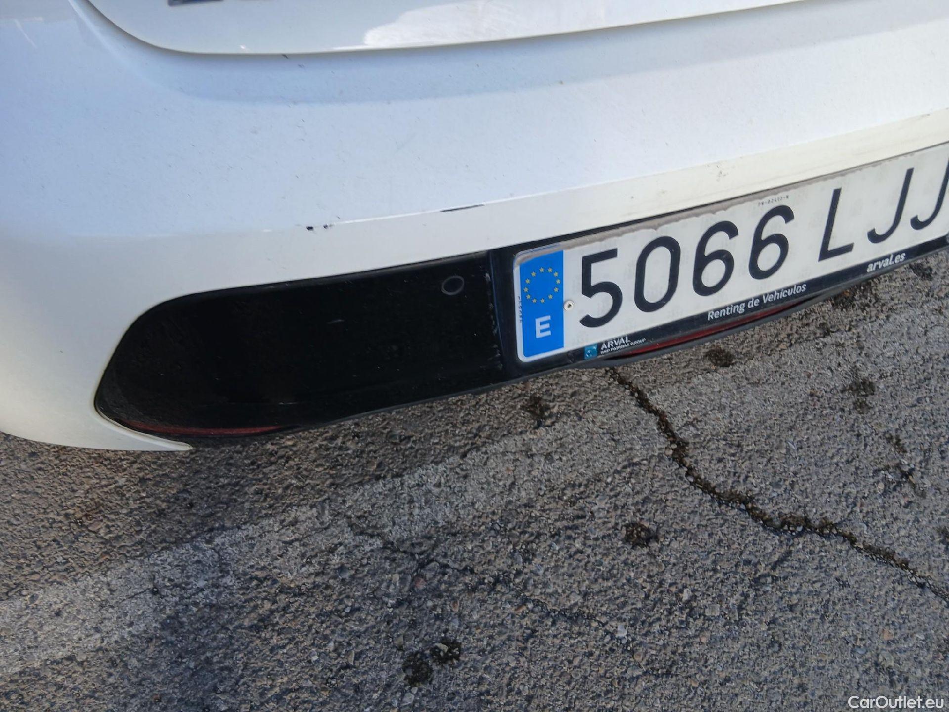  Peugeot  208 PEUGEOT  / 2019 / 5P / berlina con portón PureTech 73kW (100CV) Allure (AC) #24