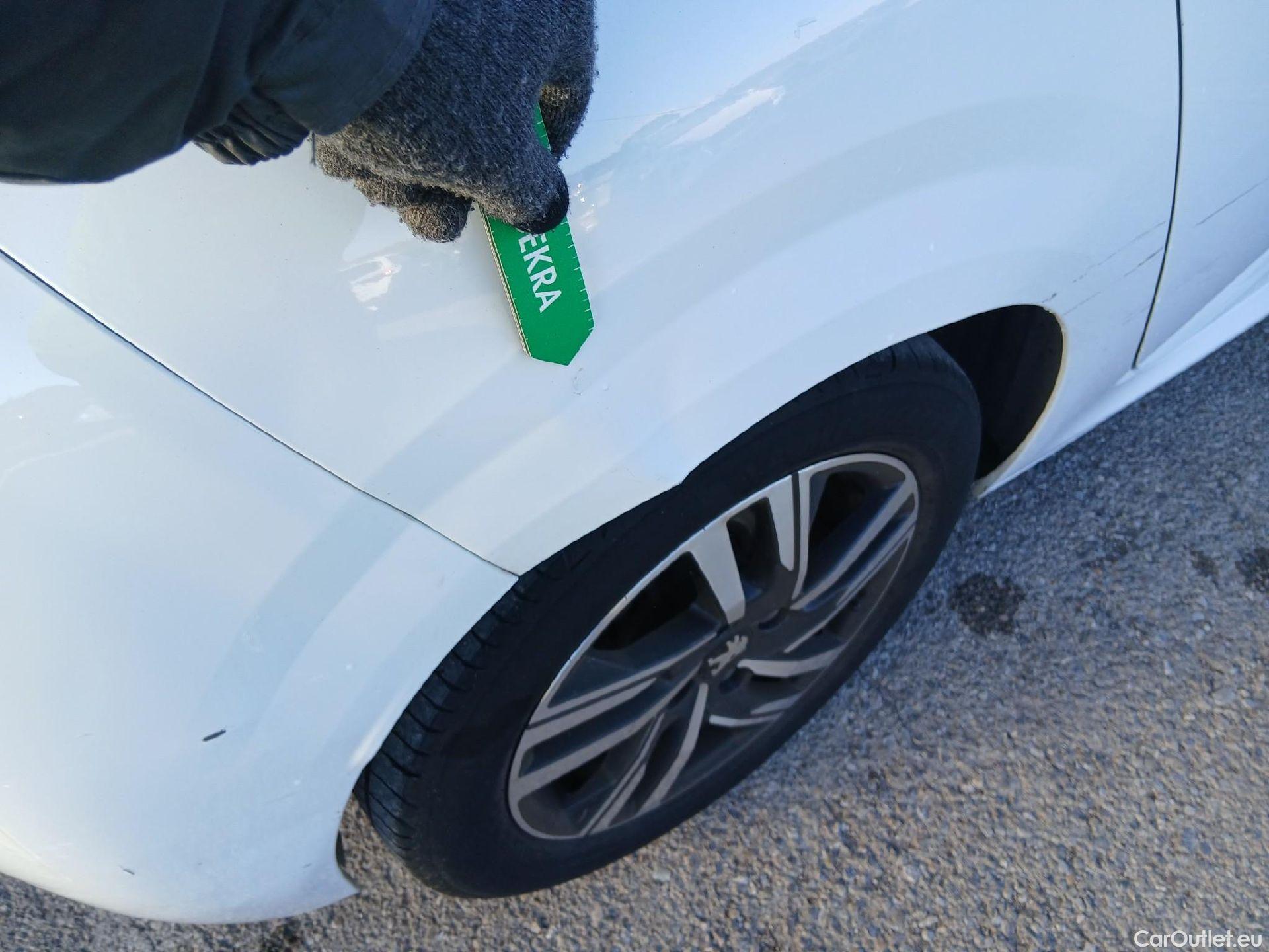  Peugeot  208 PEUGEOT  / 2019 / 5P / berlina con portón PureTech 73kW (100CV) Allure (AC) #26