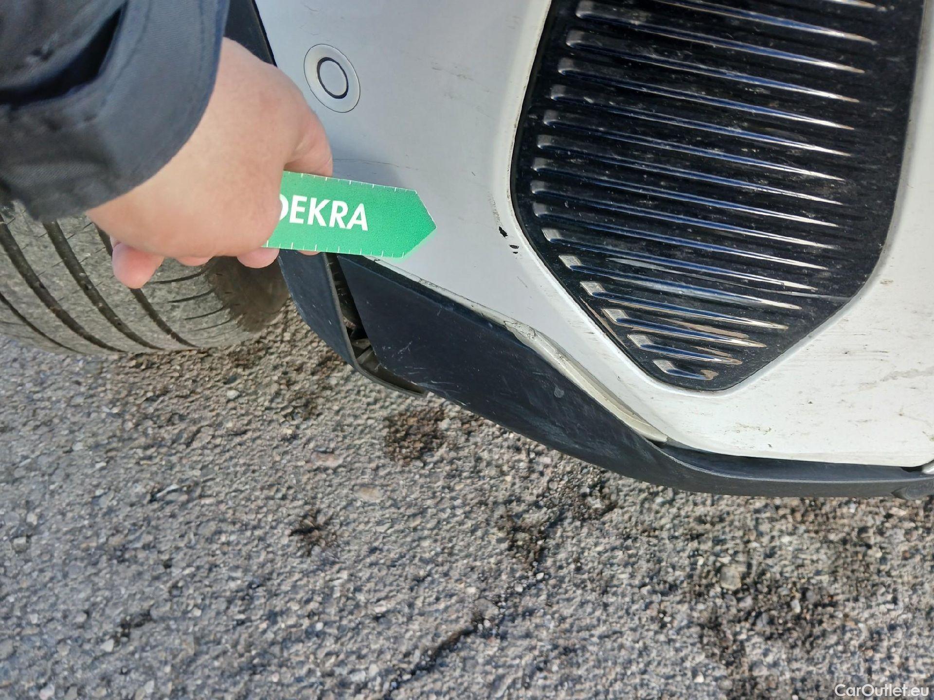  Peugeot  3008 PEUGEOT  / 2020 / 5P / todoterreno 1.5 BlueHDi 96kW S&S Allure Pack EAT8 #7