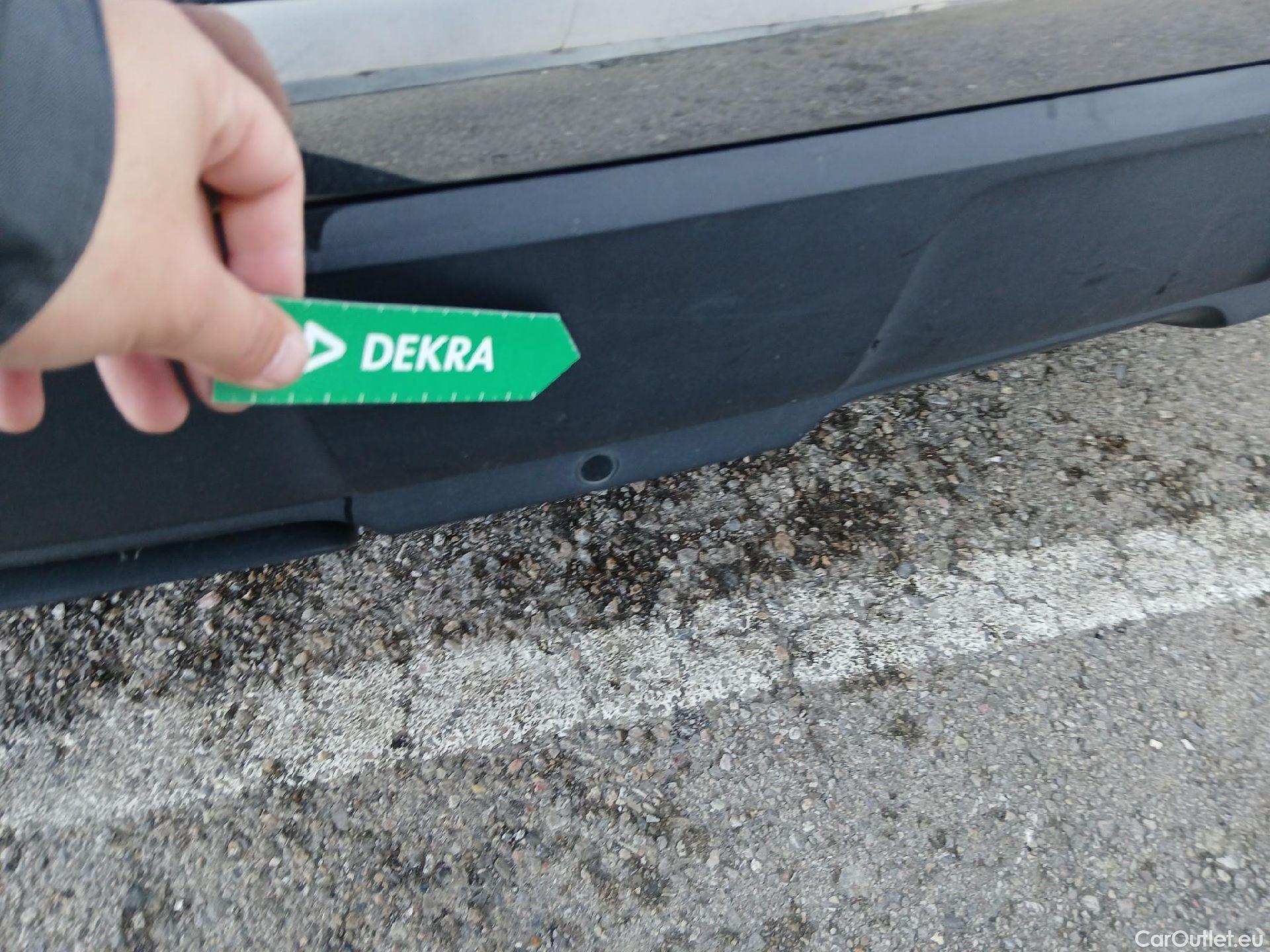  Peugeot  3008 PEUGEOT  / 2020 / 5P / todoterreno 1.5 BlueHDi 96kW S&S Allure Pack EAT8 #25