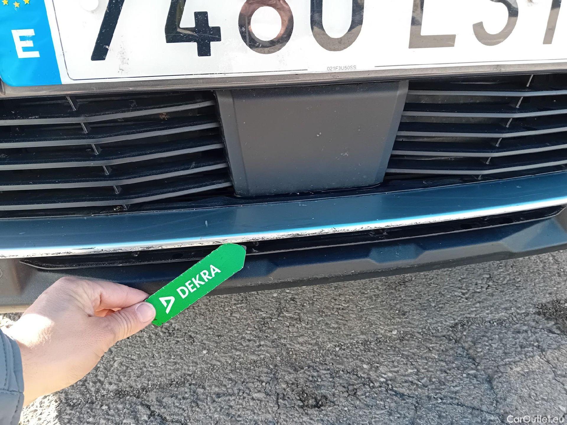  Peugeot  3008 PEUGEOT  Hybrid / 2020 / 5P / todoterreno 225 e-EAT8 GT #4