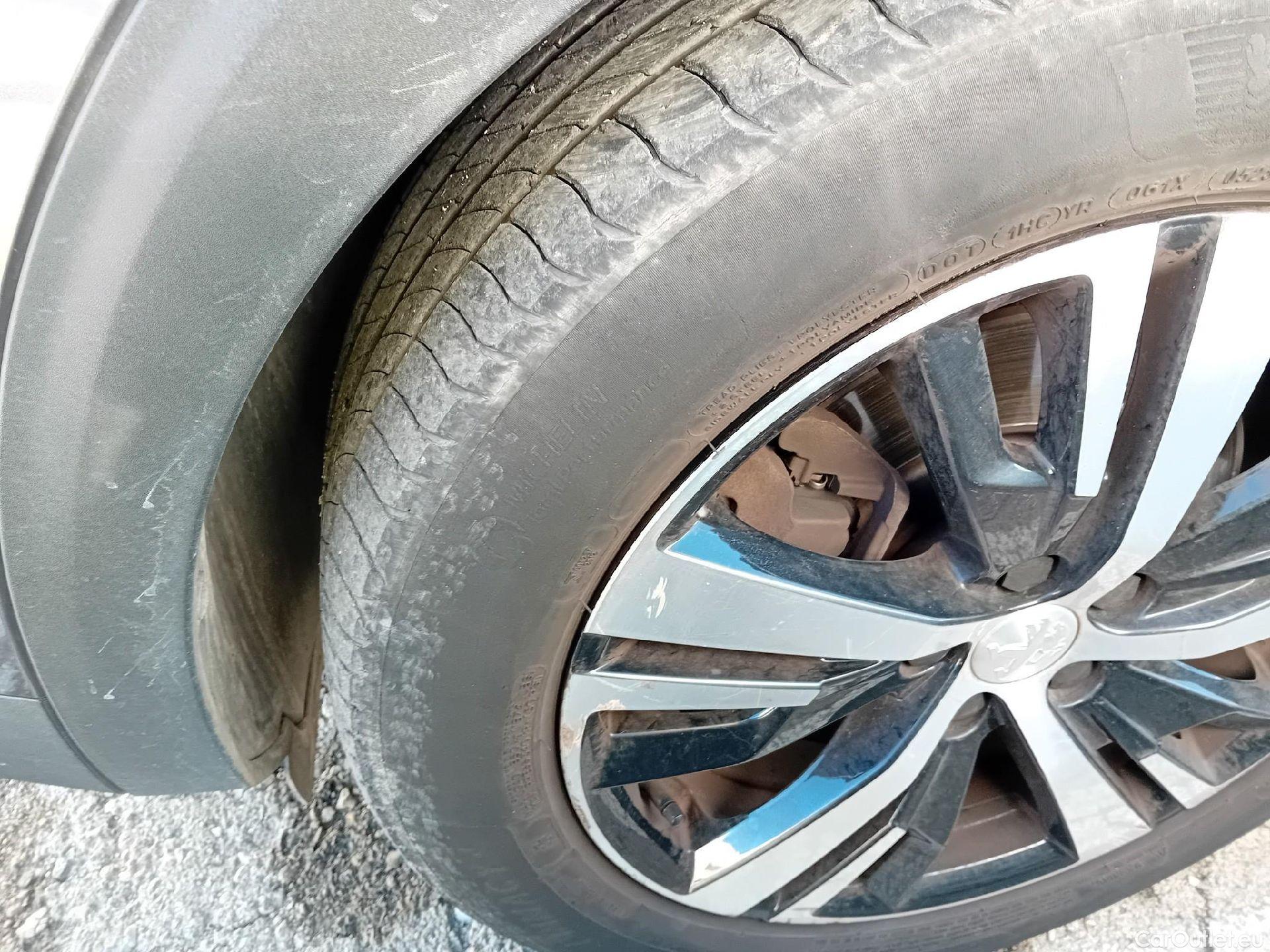  Peugeot  3008 PEUGEOT  Hybrid / 2020 / 5P / todoterreno 225 e-EAT8 GT #12