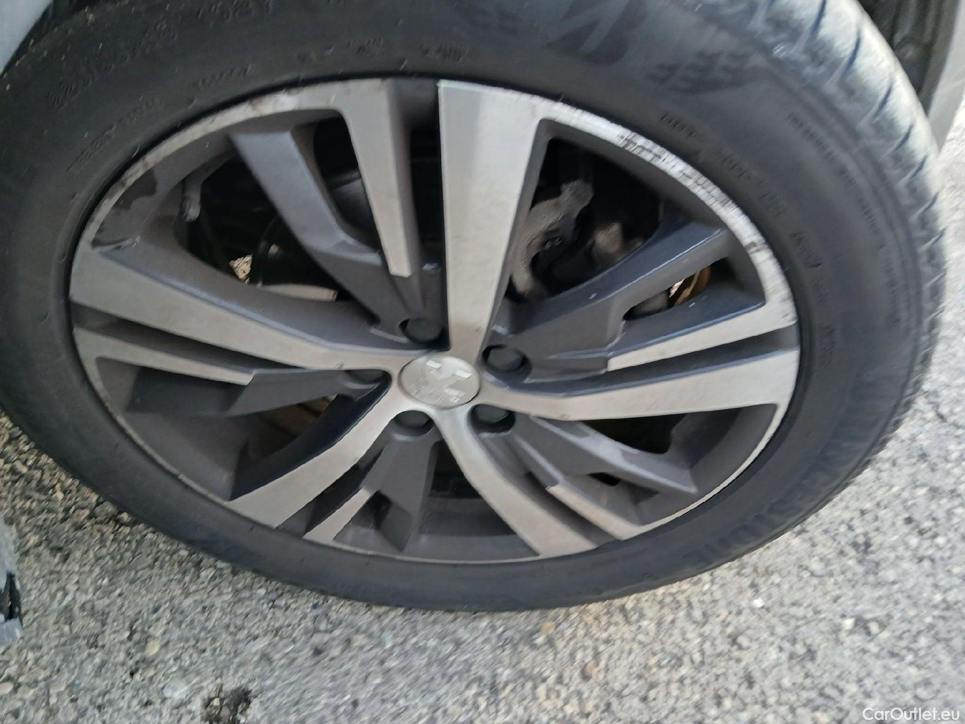  Peugeot  3008 PEUGEOT  / 2020 / 5P / todoterreno 1.5 BlueHDi 96kW S&S Allure Pack EAT8 #41