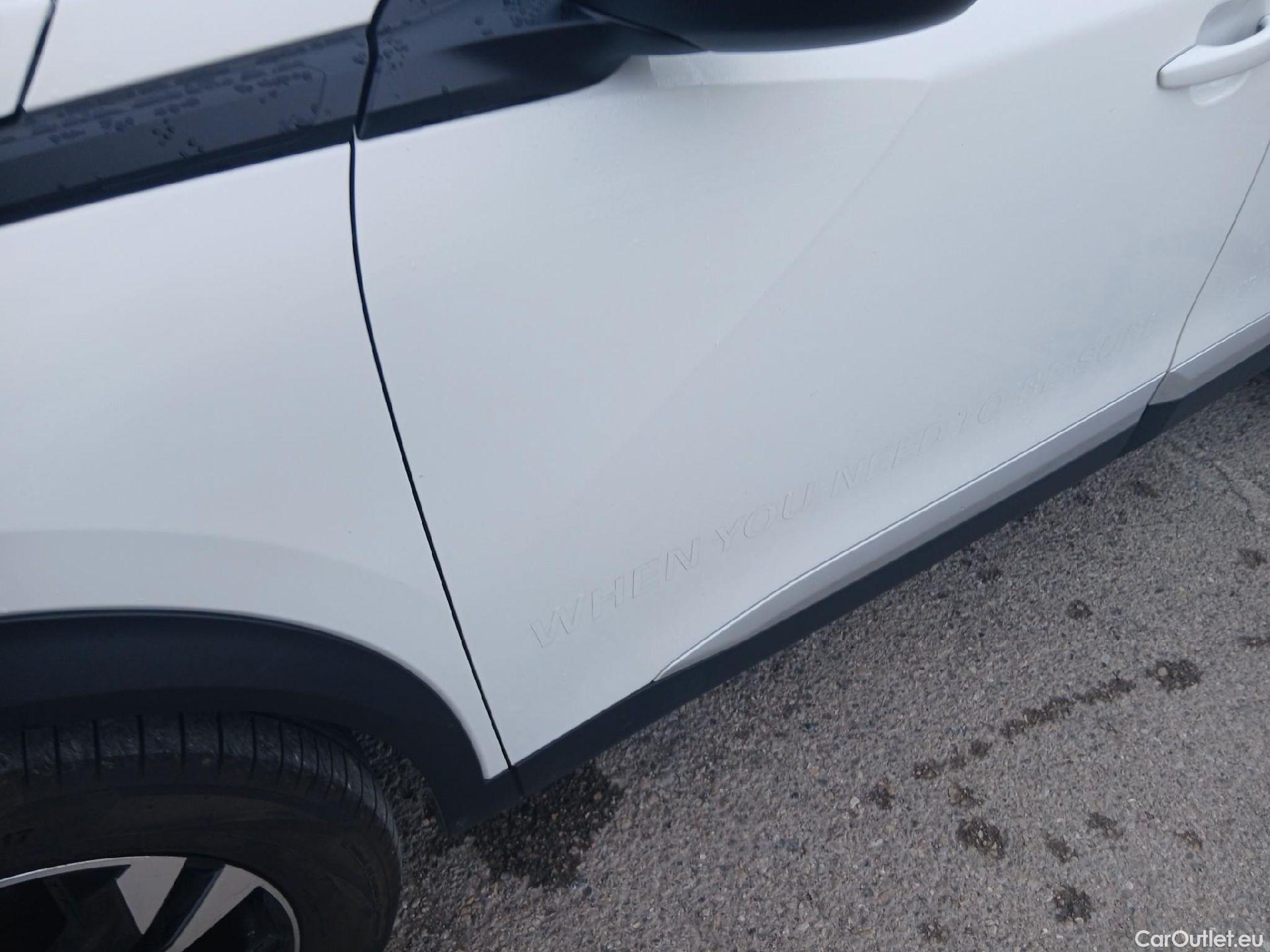  Peugeot  2008 PEUGEOT  / 2019 / 5P / todoterreno Allure BlueHDI 81kW (110CV) #4