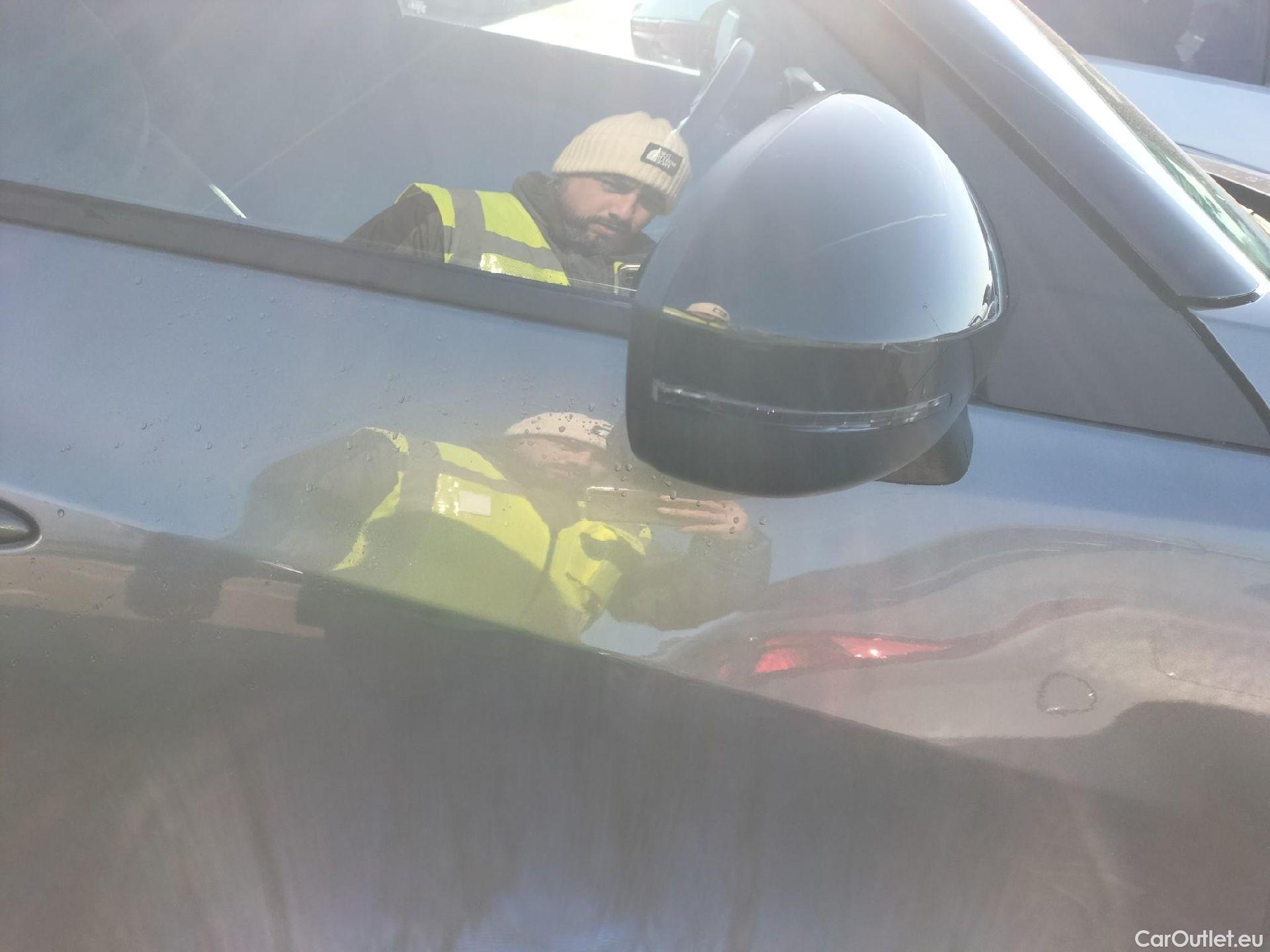  Nissan  Juke NISSAN  / 2019 / 5P / crossover DIG-T 84 kW (114 CV) DCT 7 V N-Connecta (AC2) #44