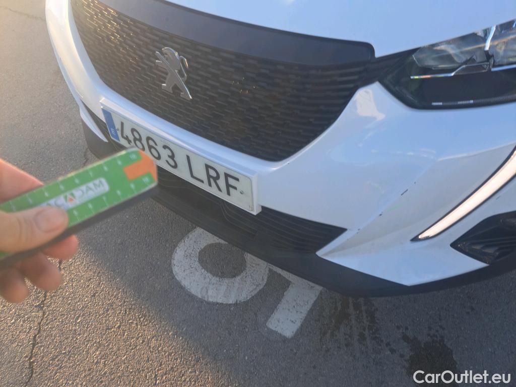  Peugeot  2008 PEUGEOT  / 2019 / 5P / todoterreno Active BlueHDI 81kW (110CV) #23