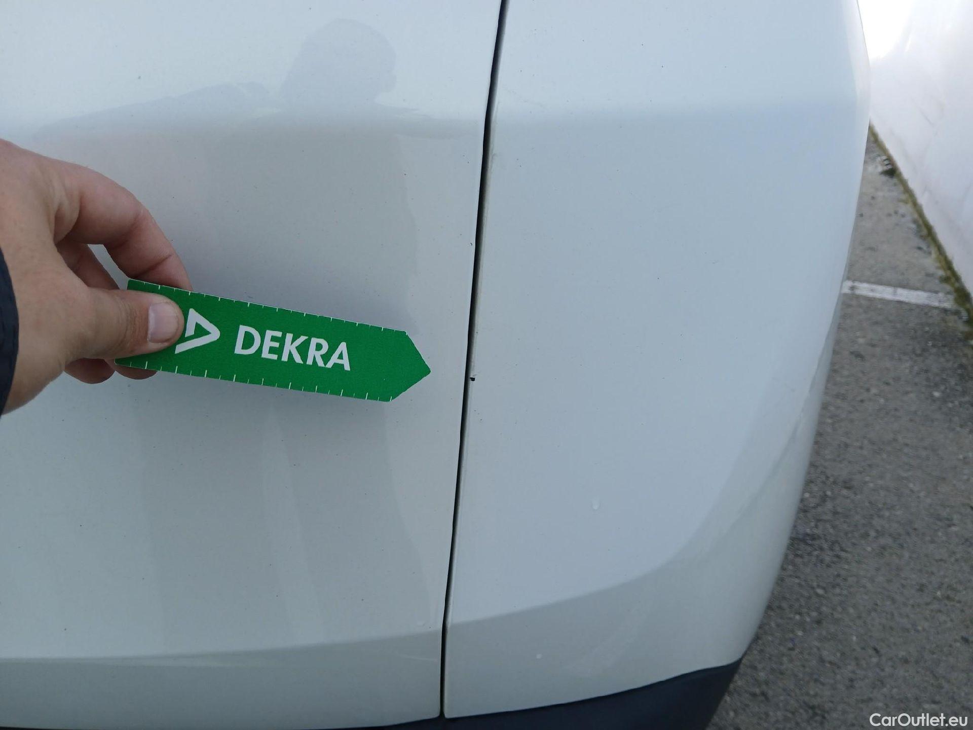  Peugeot  3008 PEUGEOT  / 2020 / 5P / todoterreno 1.5 BlueHDi 96kW S&S Allure Pack EAT8 #27