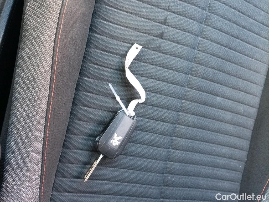  Peugeot  2008  Active Pack 1.5 HDi 110CV MT6 E6d  #1