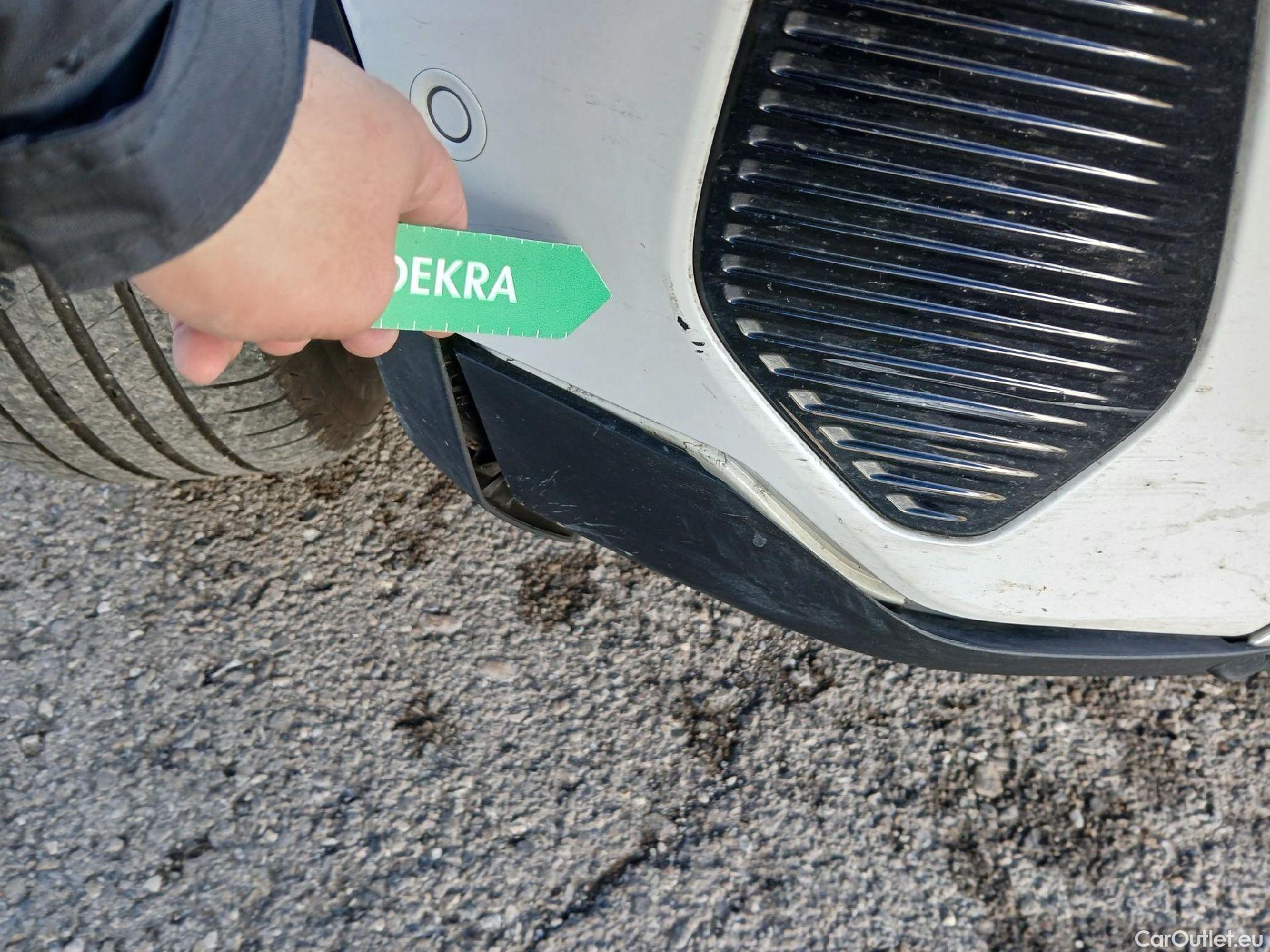  Peugeot  3008 PEUGEOT  / 2020 / 5P / todoterreno 1.5 BlueHDi 96kW S&S Allure Pack EAT8 #5