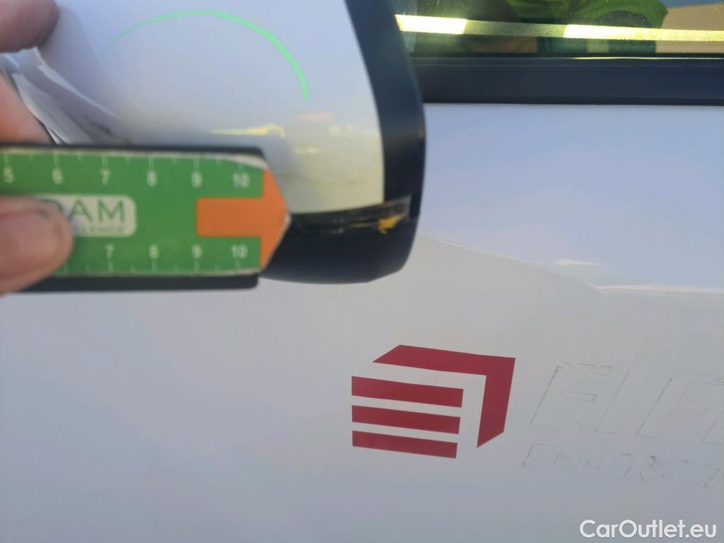  Peugeot  2008 PEUGEOT  / 2019 / 5P / todoterreno Active BlueHDI 81kW (110CV) #47