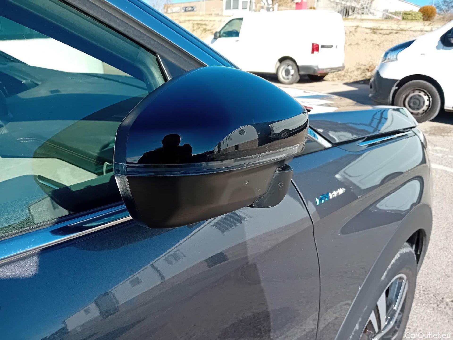  Peugeot  3008 PEUGEOT  Hybrid / 2020 / 5P / todoterreno 225 e-EAT8 GT #30