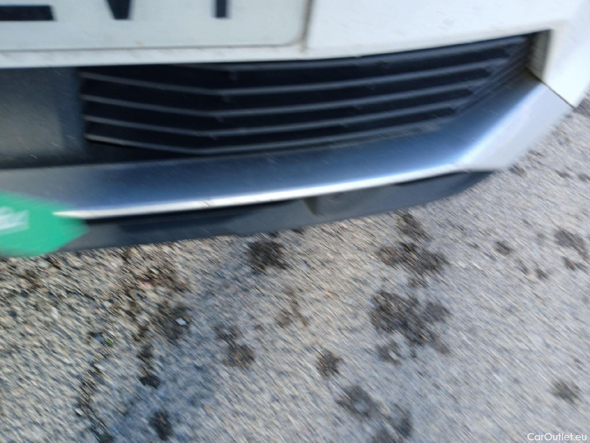  Peugeot  3008 PEUGEOT  / 2020 / 5P / todoterreno 1.5 BlueHDi 96kW S&S Allure Pack EAT8 #9