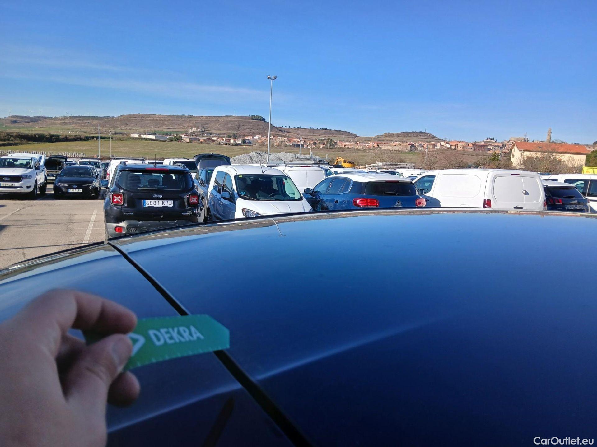  Peugeot  3008 PEUGEOT  / 2020 / 5P / todoterreno 1.5 BlueHDi 96kW S&S Allure Pack EAT8 #30