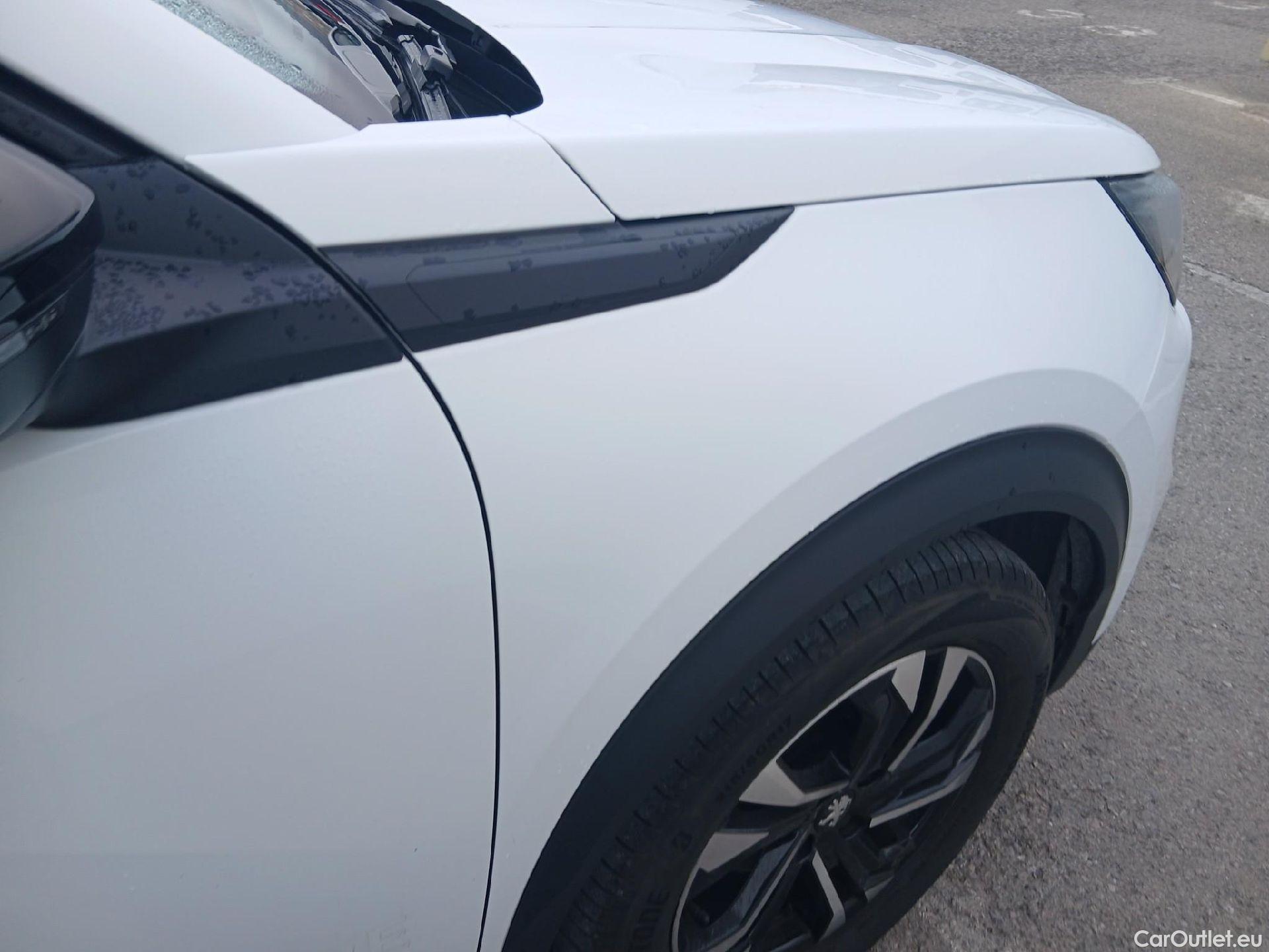  Peugeot  2008 PEUGEOT  / 2019 / 5P / todoterreno Allure BlueHDI 81kW (110CV) #18