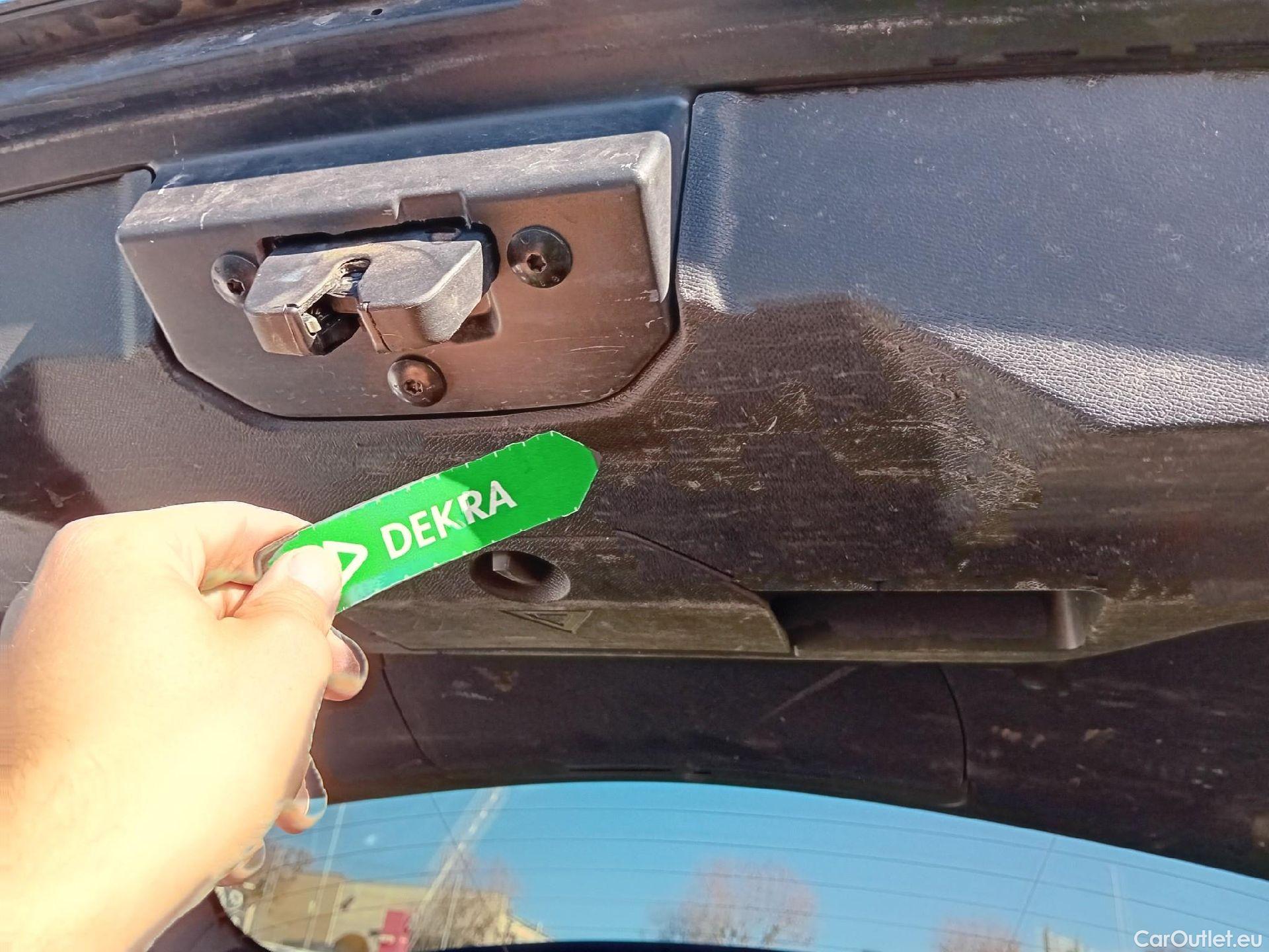  Peugeot  3008 PEUGEOT  Hybrid / 2020 / 5P / todoterreno 225 e-EAT8 GT #20