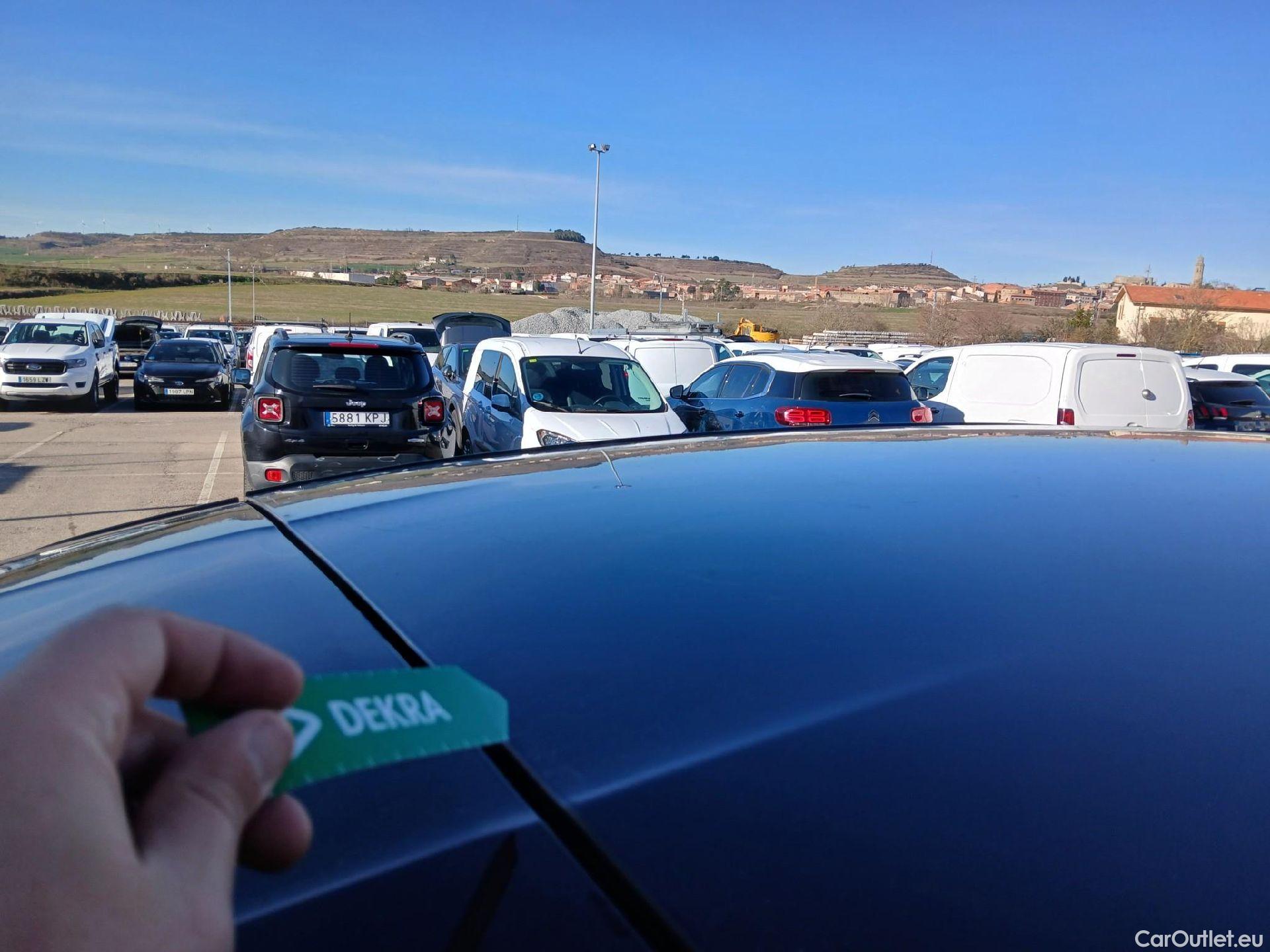  Peugeot  3008 PEUGEOT  / 2020 / 5P / todoterreno 1.5 BlueHDi 96kW S&S Allure Pack EAT8 #31