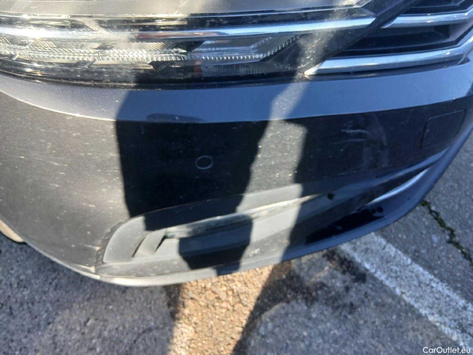  Volkswagen  Passat VOLKSWAGEN  / 2019 / 4P / sedán Executive 2.0 TDI 110kW (150CV) DSG #2