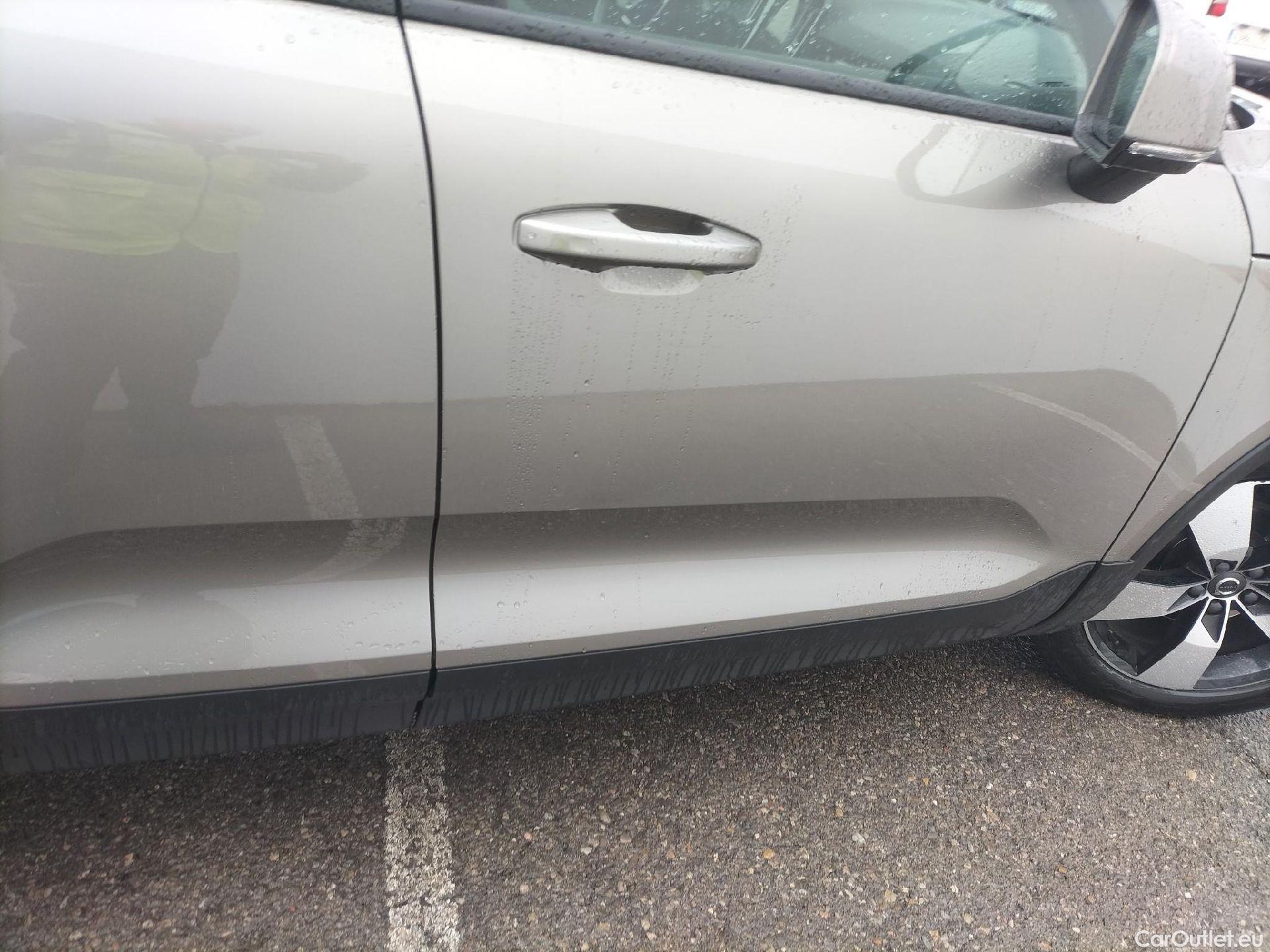  Volvo  XC 40 VOLVO XC40 / 2017 / 5P / todoterreno 1.5 T3 Momentum Pro Auto #26