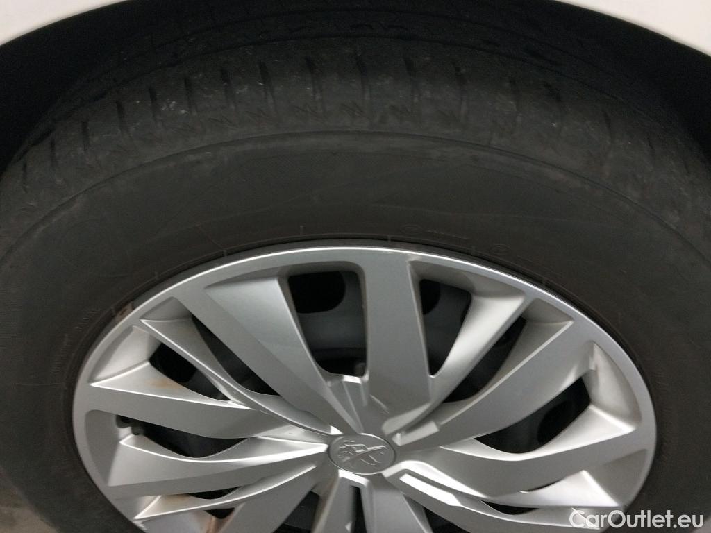  Peugeot  208 PEUGEOT  / 2019 / 5P / berlina con portón PureTech 55kW (75CV) Active #7