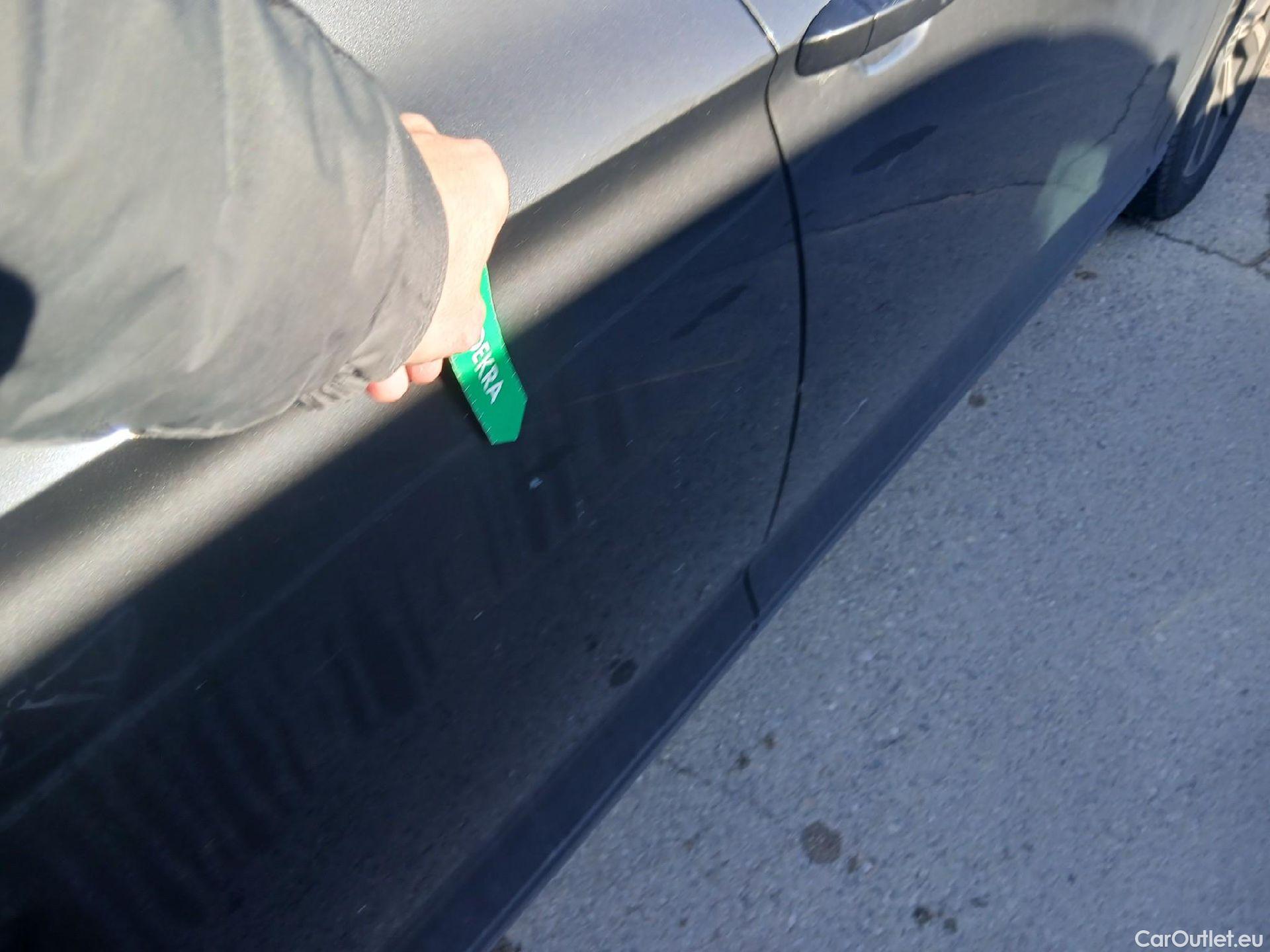  Volkswagen  Passat VOLKSWAGEN  / 2019 / 4P / sedán Executive 2.0 TDI 110kW (150CV) DSG #12