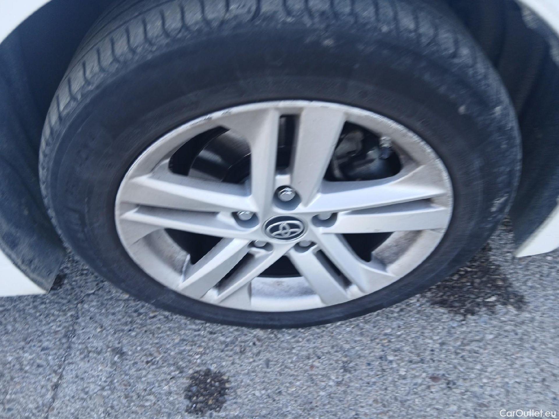  Toyota  Corolla TOYOTA  1.8 125H ACTIVE TECH E-CVT #18