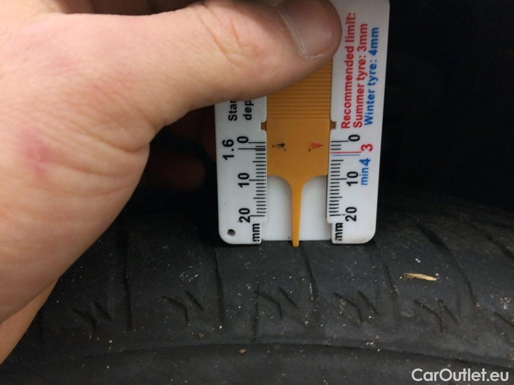  Peugeot  208 PEUGEOT  / 2019 / 5P / berlina con portón PureTech 55kW (75CV) Active #6