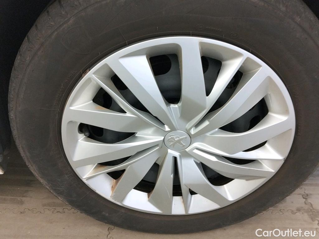  Peugeot  208 PEUGEOT  / 2019 / 5P / berlina con portón PureTech 55kW (75CV) Active #18