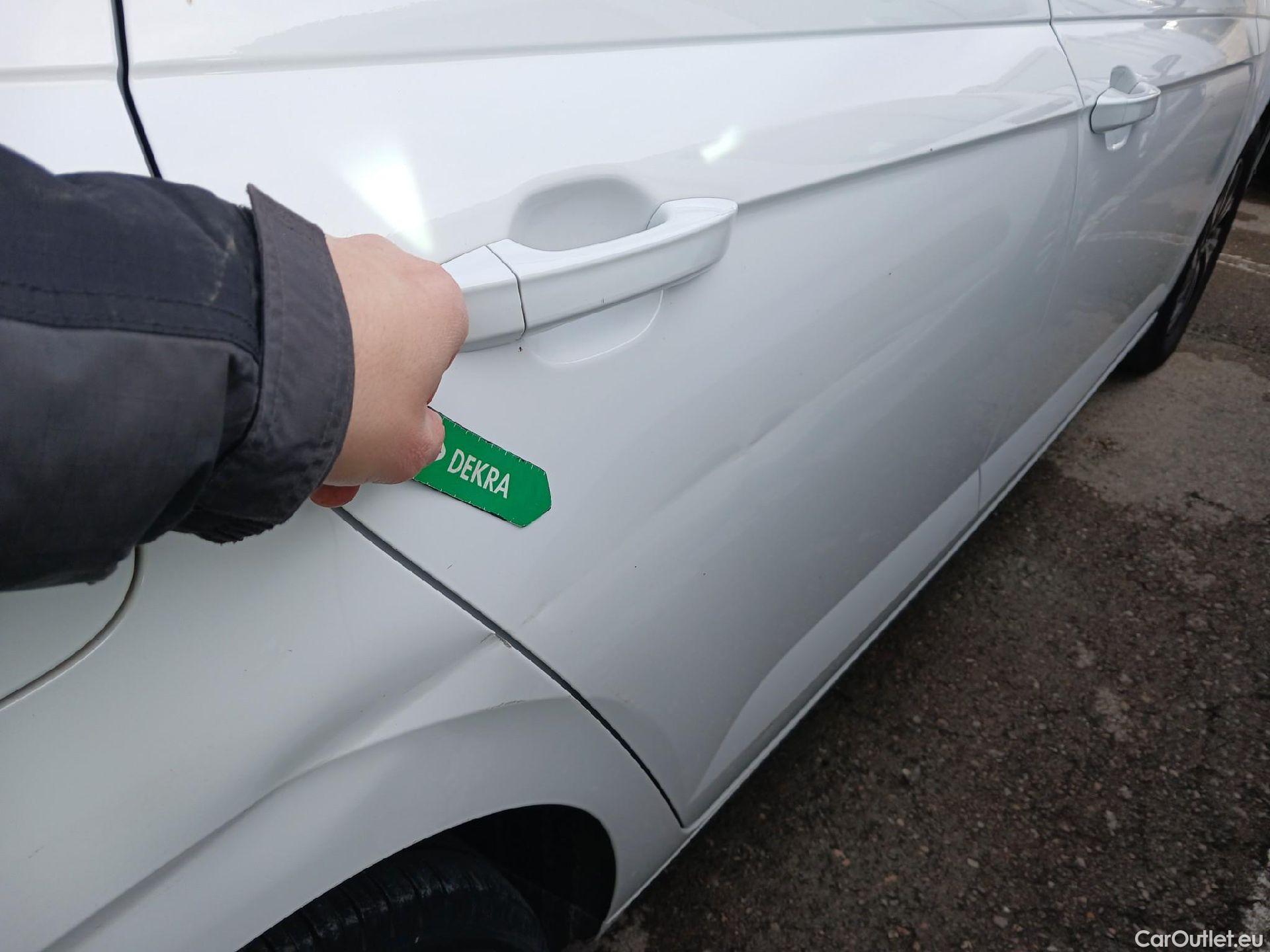  Volkswagen  Polo VOLKSWAGEN  / 2021 / 5P / berlina con portón Life 1.0 TSI 70kW (95CV) #19