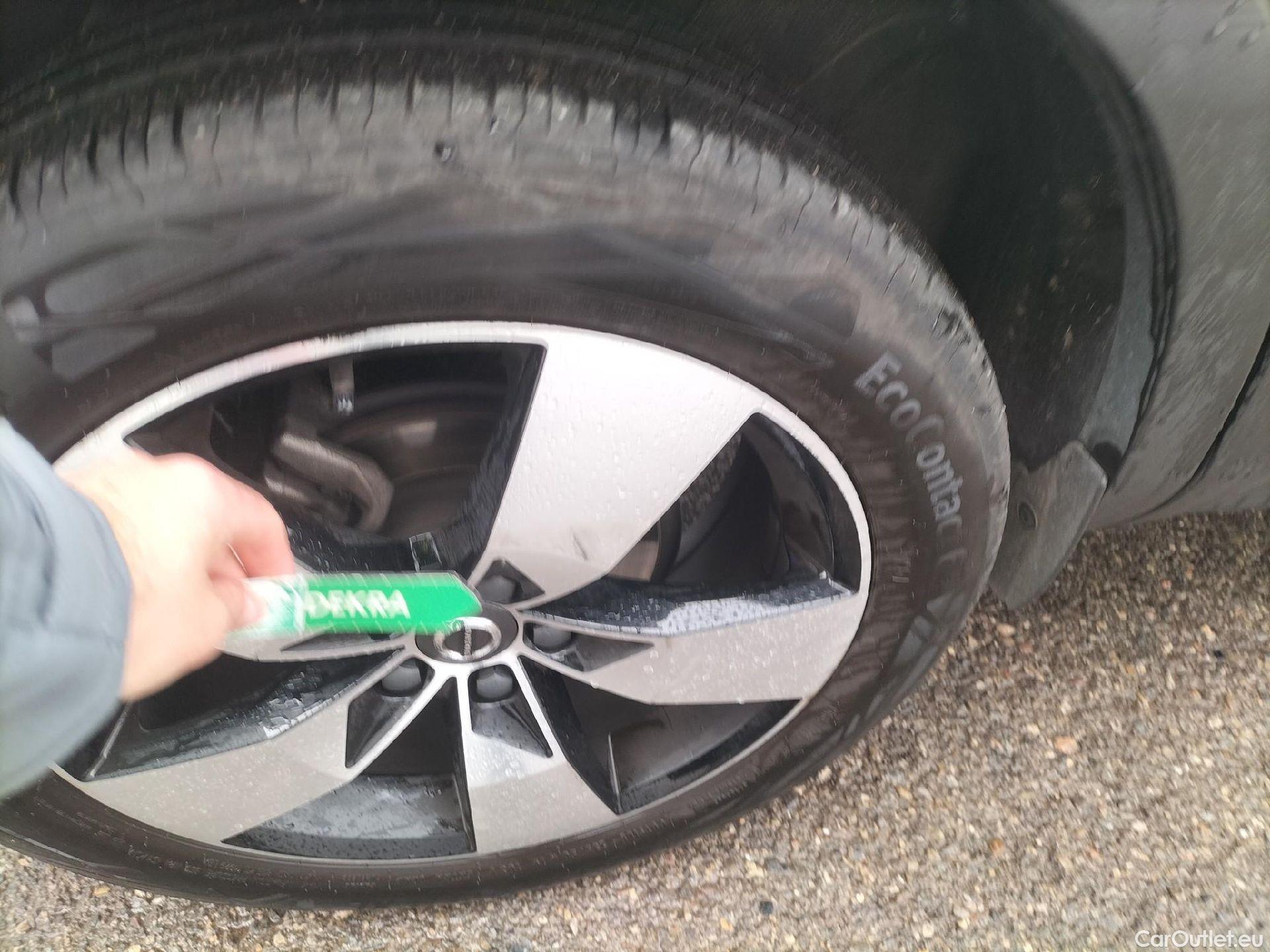  Volvo  XC 40 VOLVO XC40 / 2017 / 5P / todoterreno 1.5 T3 Momentum Pro Auto #21