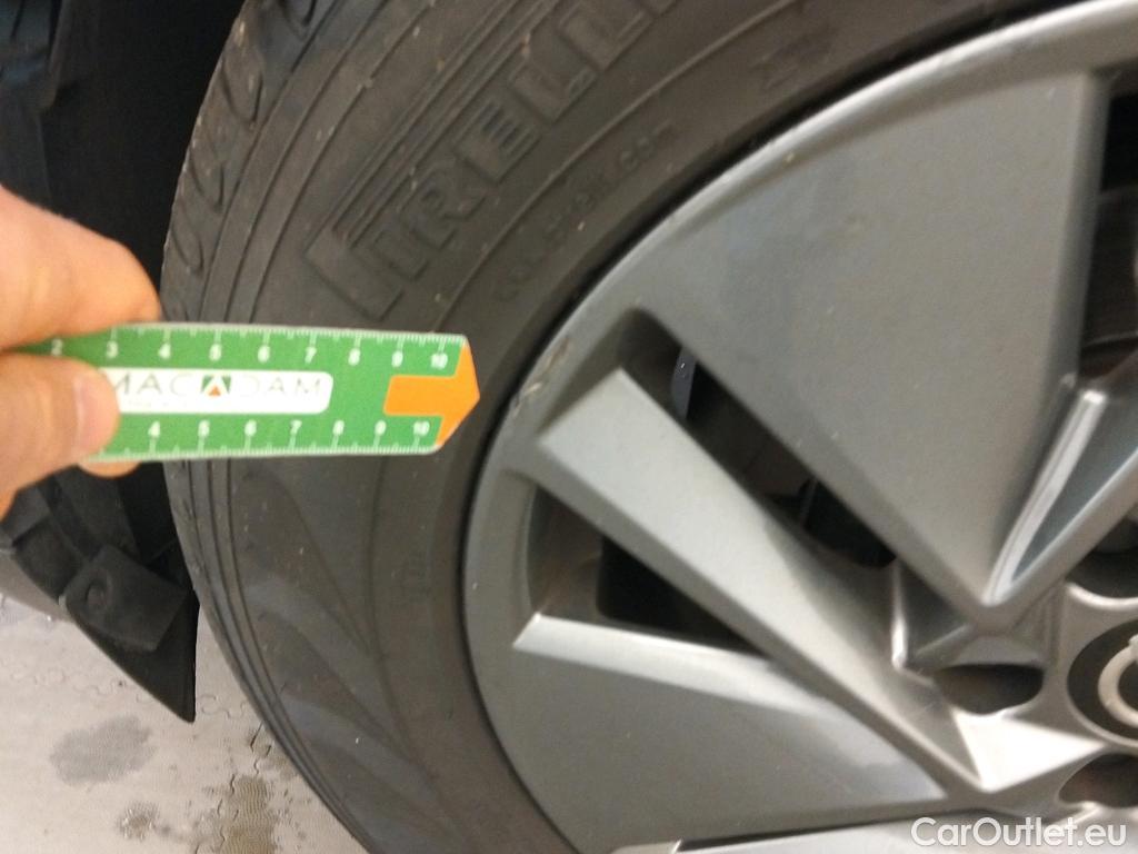  Nissan  Qashqai NISSAN  / 2021 / 5P / todoterreno DIG-T 116kW (158CV) mHEV Xtronic Acenta (AC2) #2