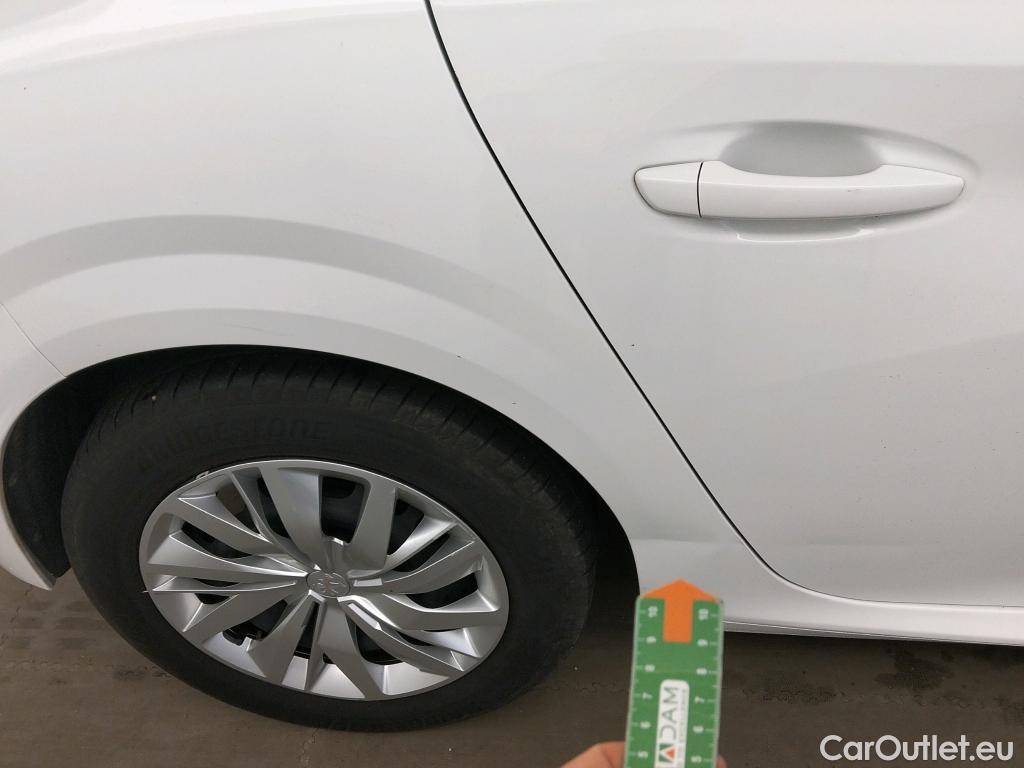  Peugeot  208 PEUGEOT  / 2019 / 5P / berlina con portón PureTech 55kW (75CV) Active #2