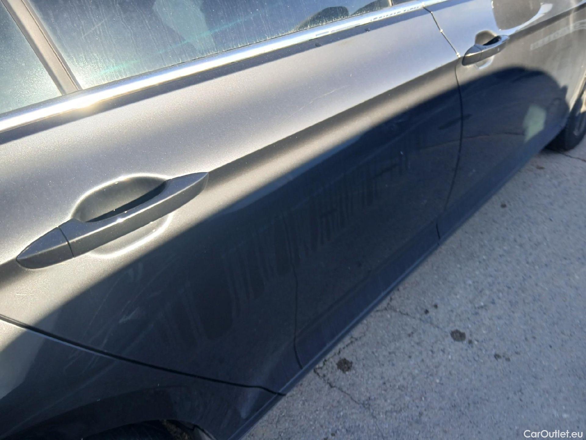  Volkswagen  Passat VOLKSWAGEN  / 2019 / 4P / sedán Executive 2.0 TDI 110kW (150CV) DSG #11