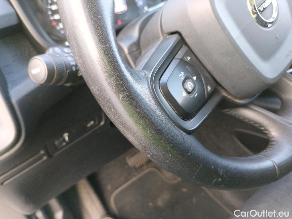  Volvo  XC 40 VOLVO XC40 / 2017 / 5P / todoterreno 2.0 D3 Auto #16