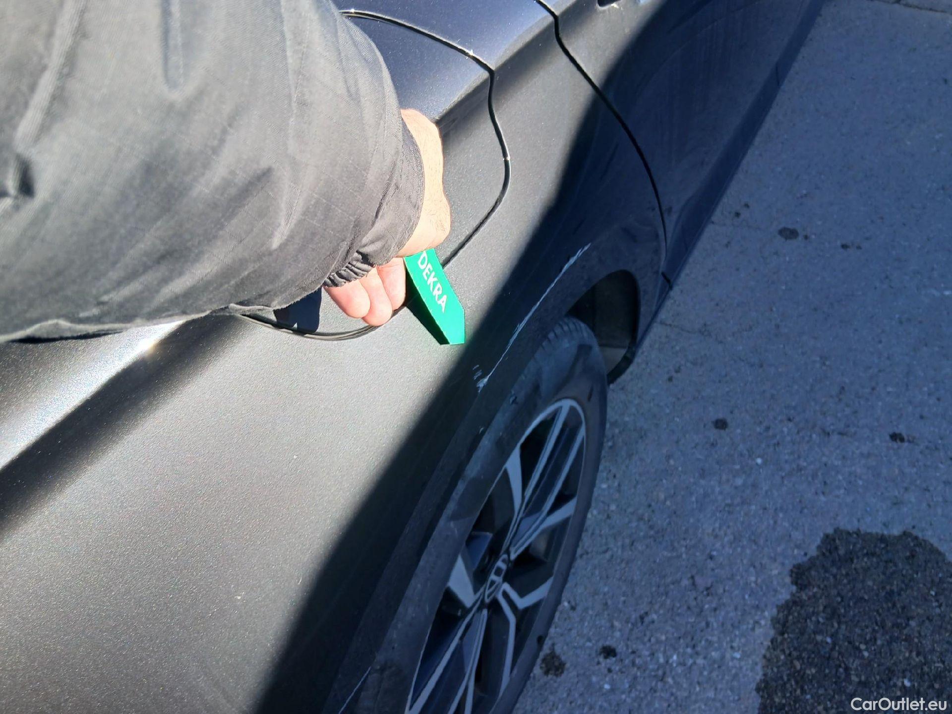  Volkswagen  Passat VOLKSWAGEN  / 2019 / 4P / sedán Executive 2.0 TDI 110kW (150CV) DSG #9