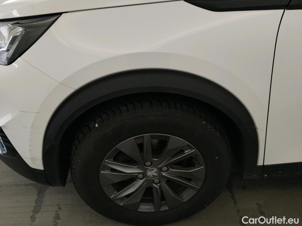  Peugeot  2008 PEUGEOT  / 2019 / 5P / todoterreno Active Pack BlueHDI 81kW (110CV) #17