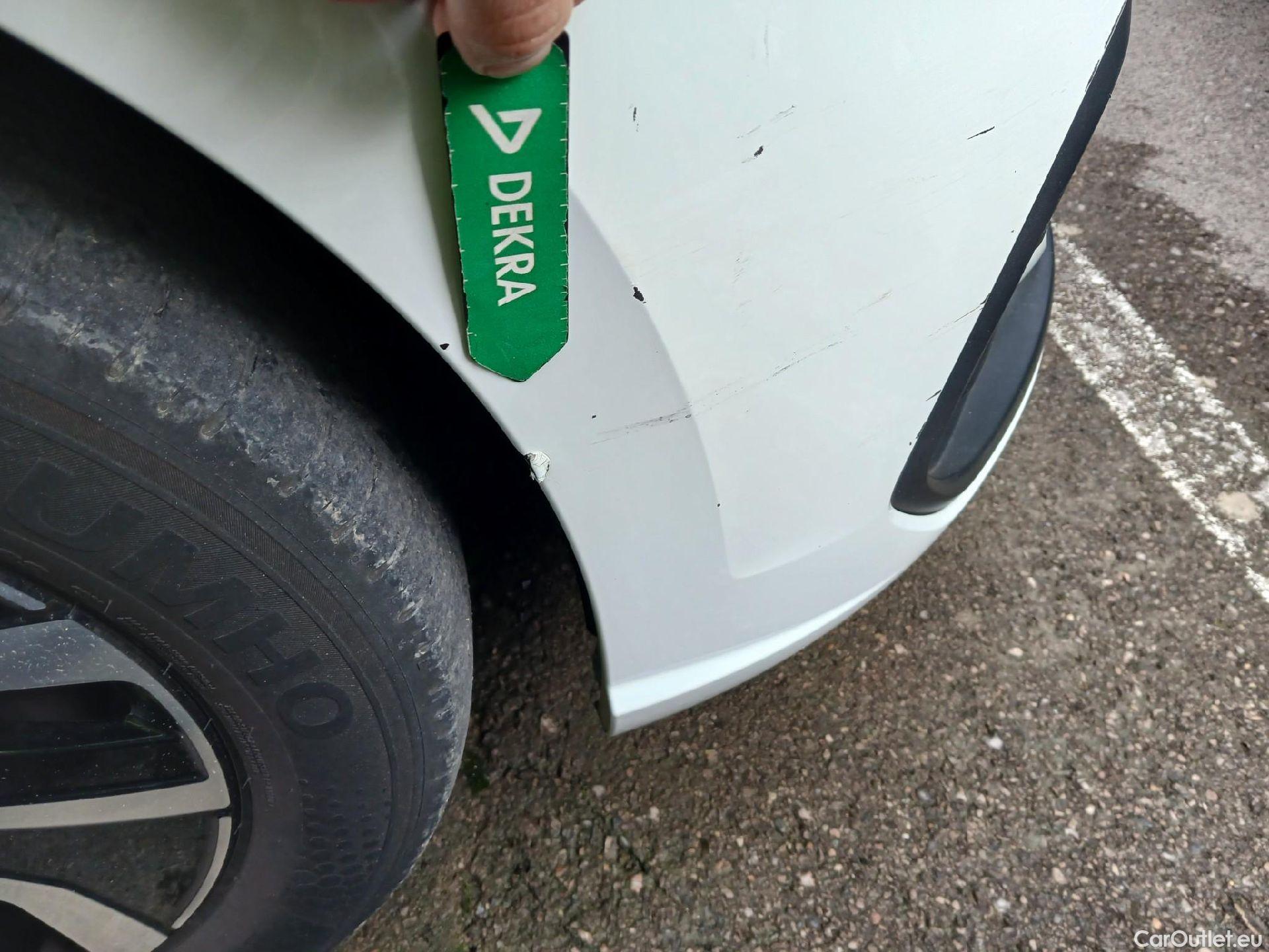  Volkswagen  Polo VOLKSWAGEN  / 2021 / 5P / berlina con portón Life 1.0 TSI 70kW (95CV) #2