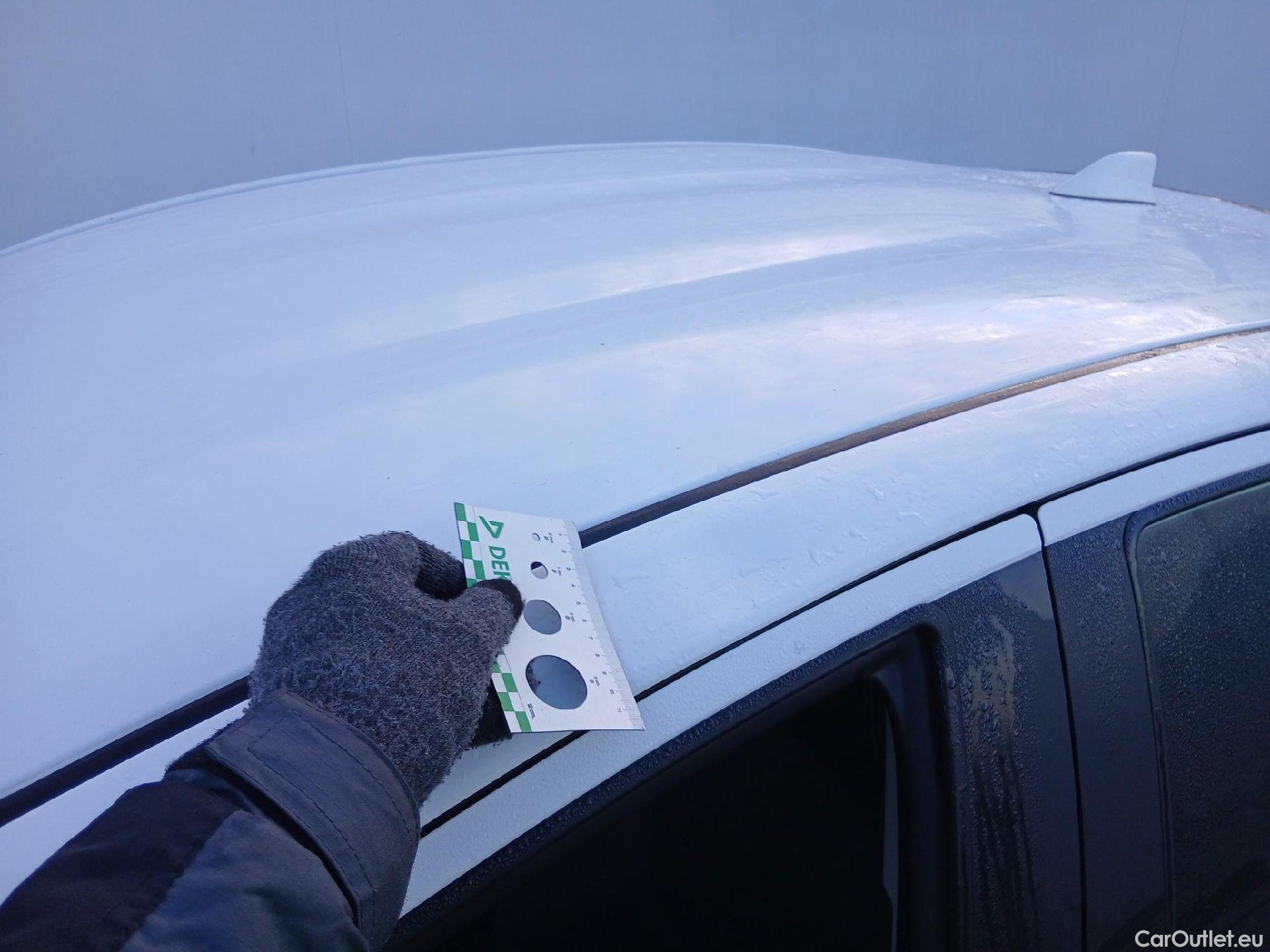  Toyota  Yaris TOYOTA  / 2020 / 5P / berlina con portón 1.5 120H Business Plus #12