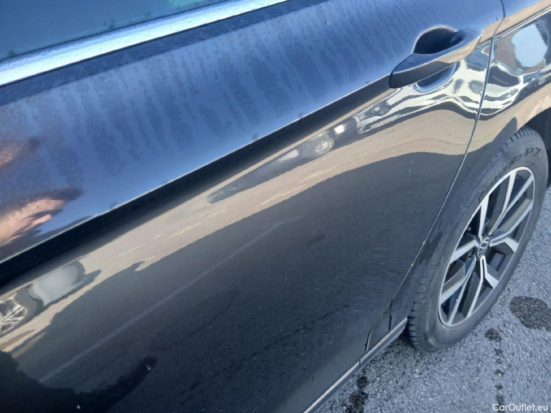  Volkswagen  Passat VOLKSWAGEN  / 2019 / 4P / sedán Executive 2.0 TDI 110kW (150CV) DSG #7