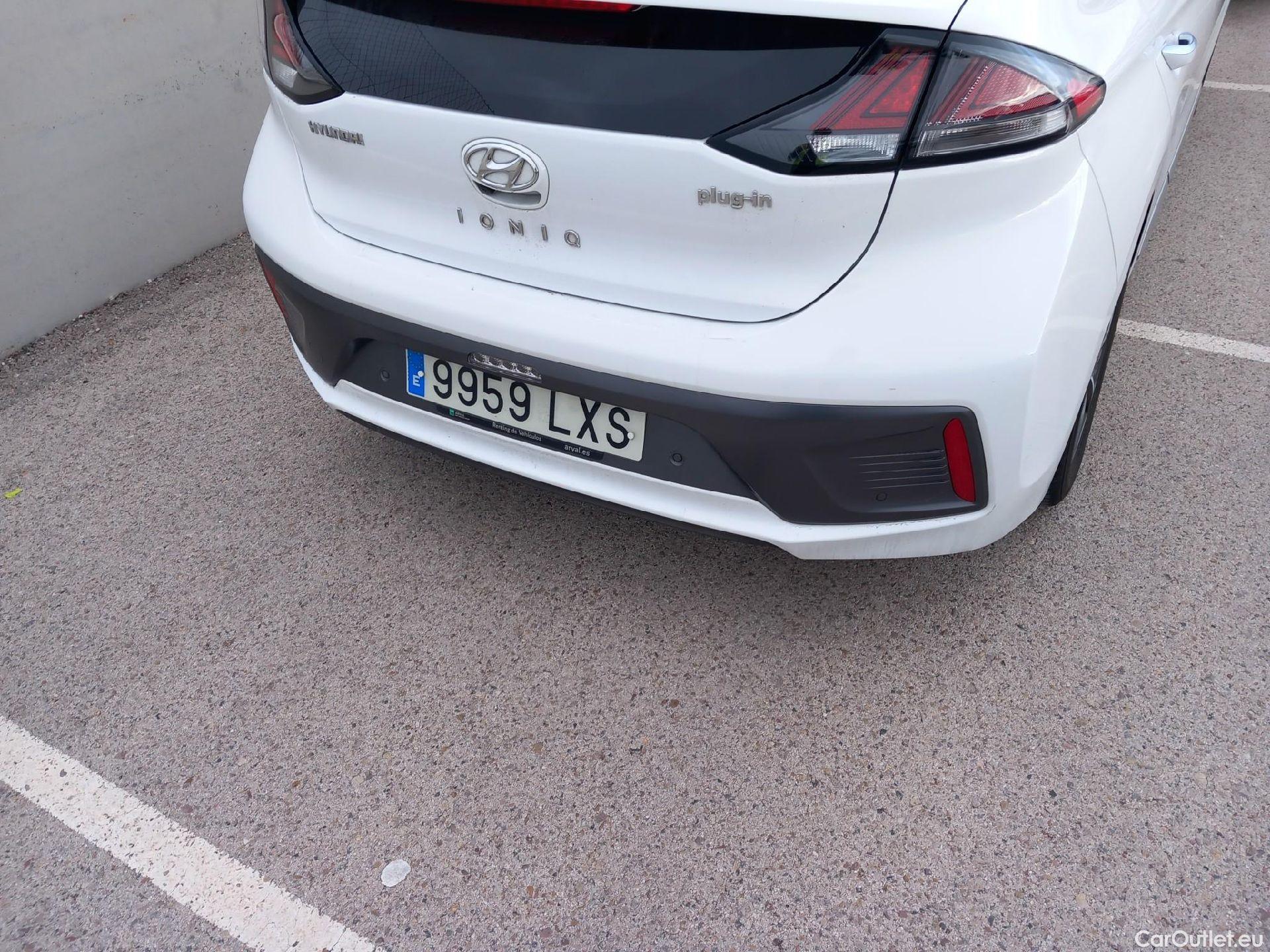  Hyundai   Ioniq HYUNDAI / 2019 / 5P / berlina con portón 1.6 GDI PHEV Tecno DCT #19